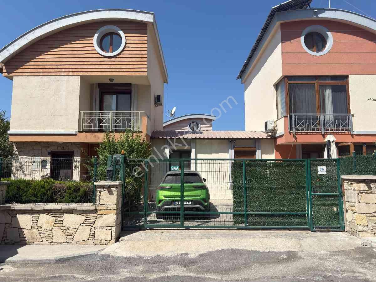 Kuşadası Marina Bölgesi Raınbow Villaları Satılık 6+1 Deniz Manzaralı Villa - Görsel 5