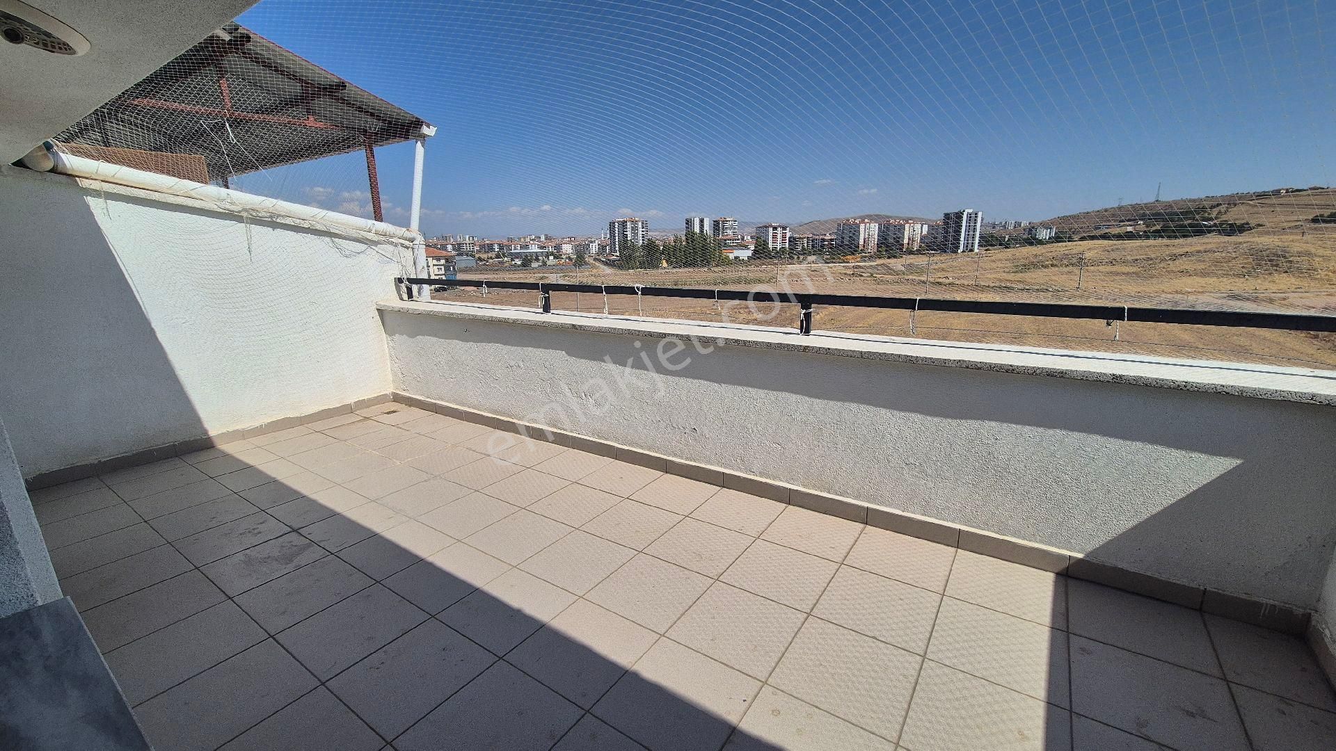 Mehmet Özdemir 'den 3+1 Dublex 215 M2 Kullanışlı Daire - Görsel 3