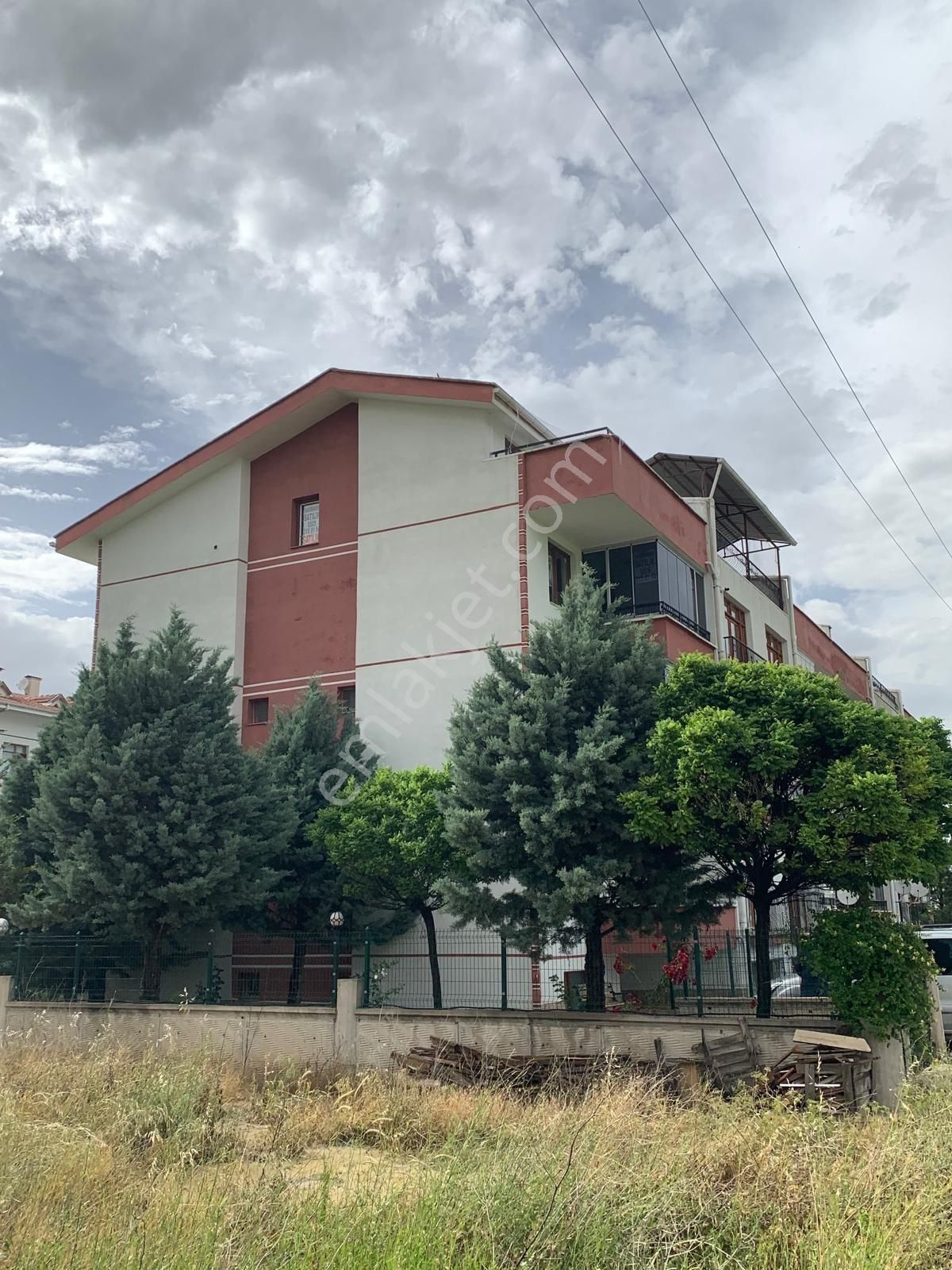 Mehmet Özdemir 'den 3+1 Dublex 215 M2 Kullanışlı Daire