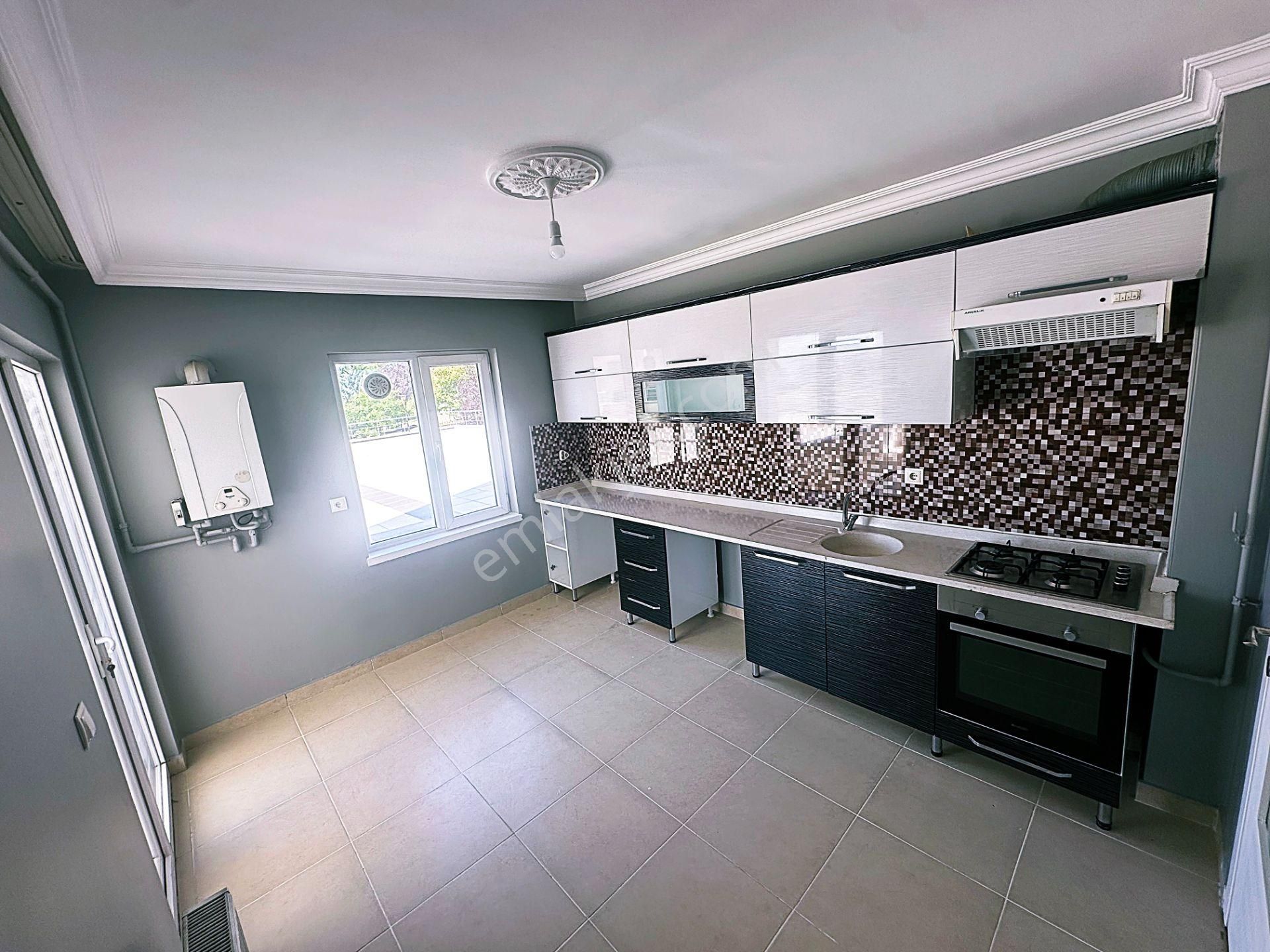 Cihandan Dedekorkut İlkokulu Yakını 4+1 1.katta Masrafsız Daire