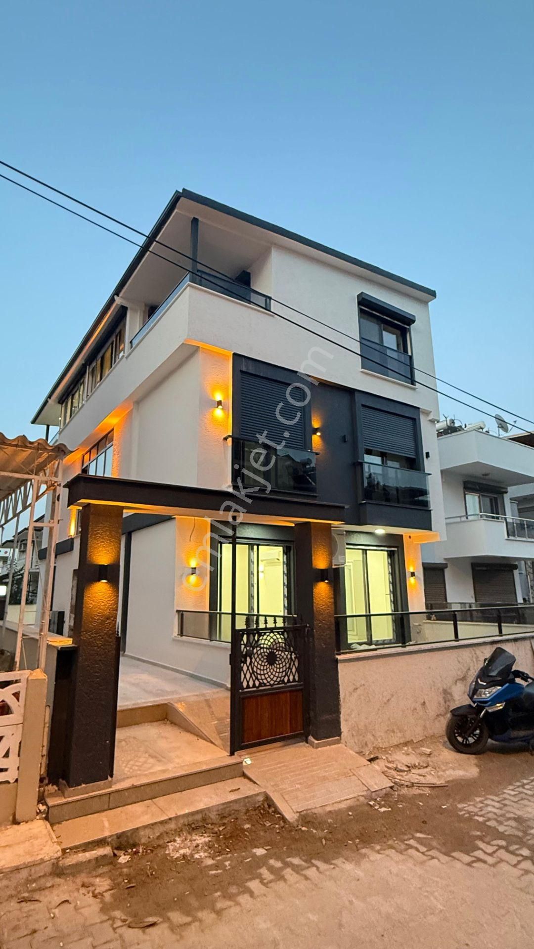 Didim Altınkum Sahile 2 Dk Mesafede 3+1 Dubleks Daire