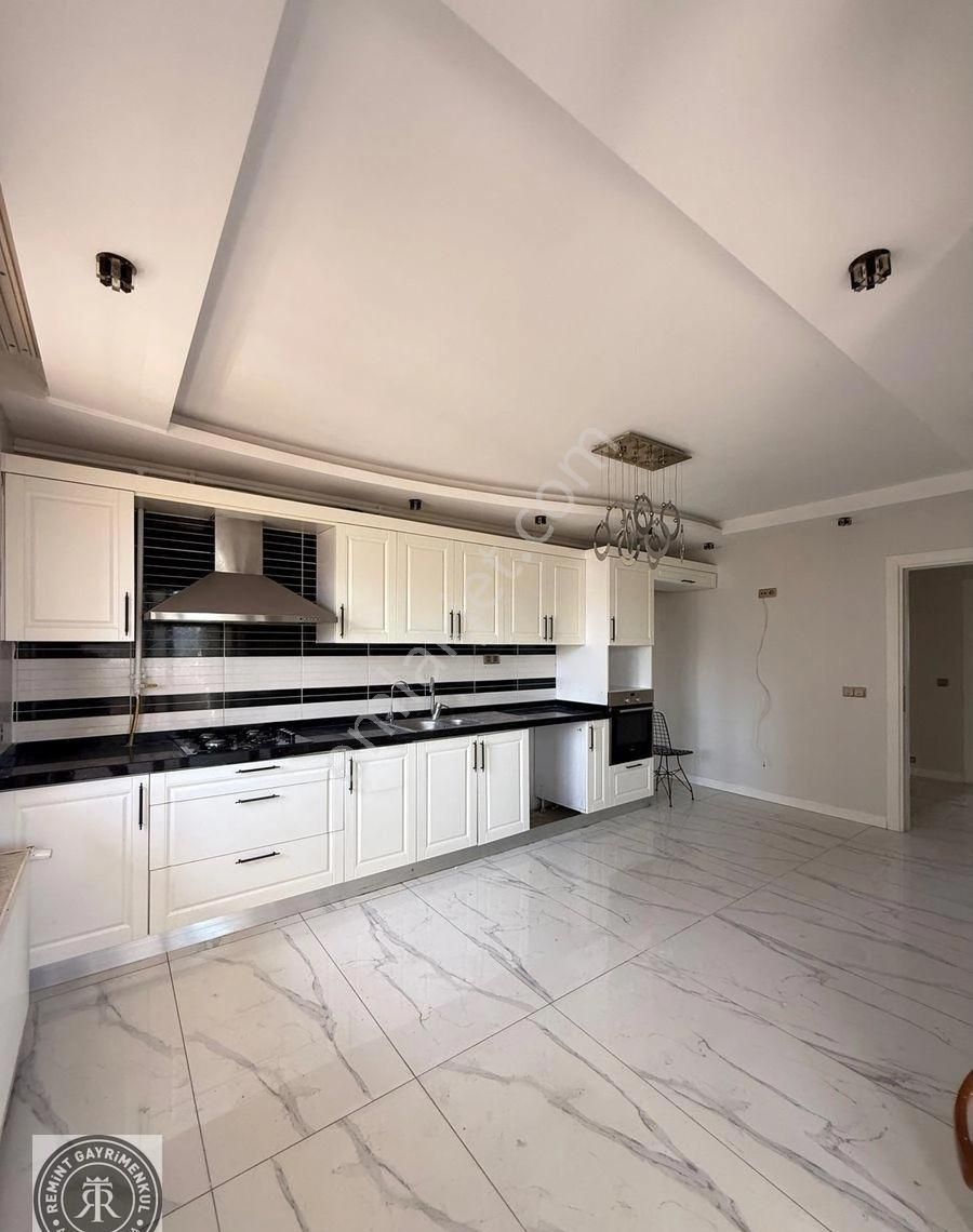 Remint’den Türkmenbaşı Pınar Mahallesinde Geniş 4+1 Kapalı Mutfak Çift Banyo Direk Hasarsız Satılık! - Görsel 11