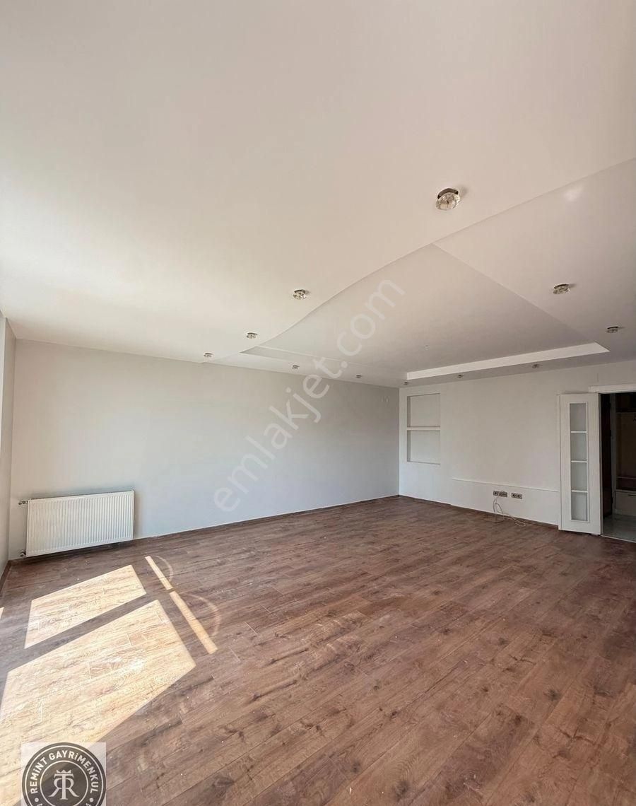 Remint’den Türkmenbaşı Pınar Mahallesinde Geniş 4+1 Kapalı Mutfak Çift Banyo Direk Hasarsız Satılık! - Görsel 17