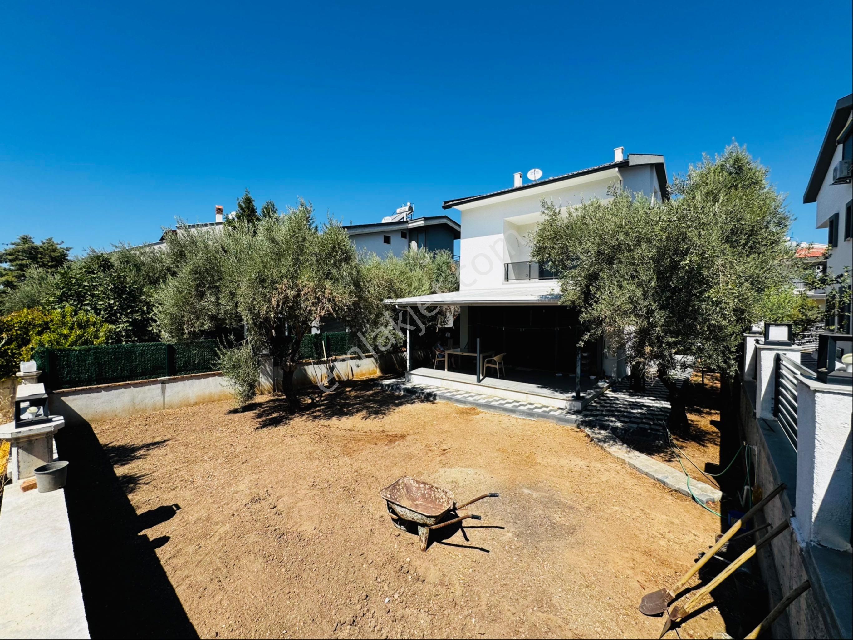 Akbük Merkezde 363 M2 Arsa İçinde Müstakil 4+1 Villa - Görsel 11