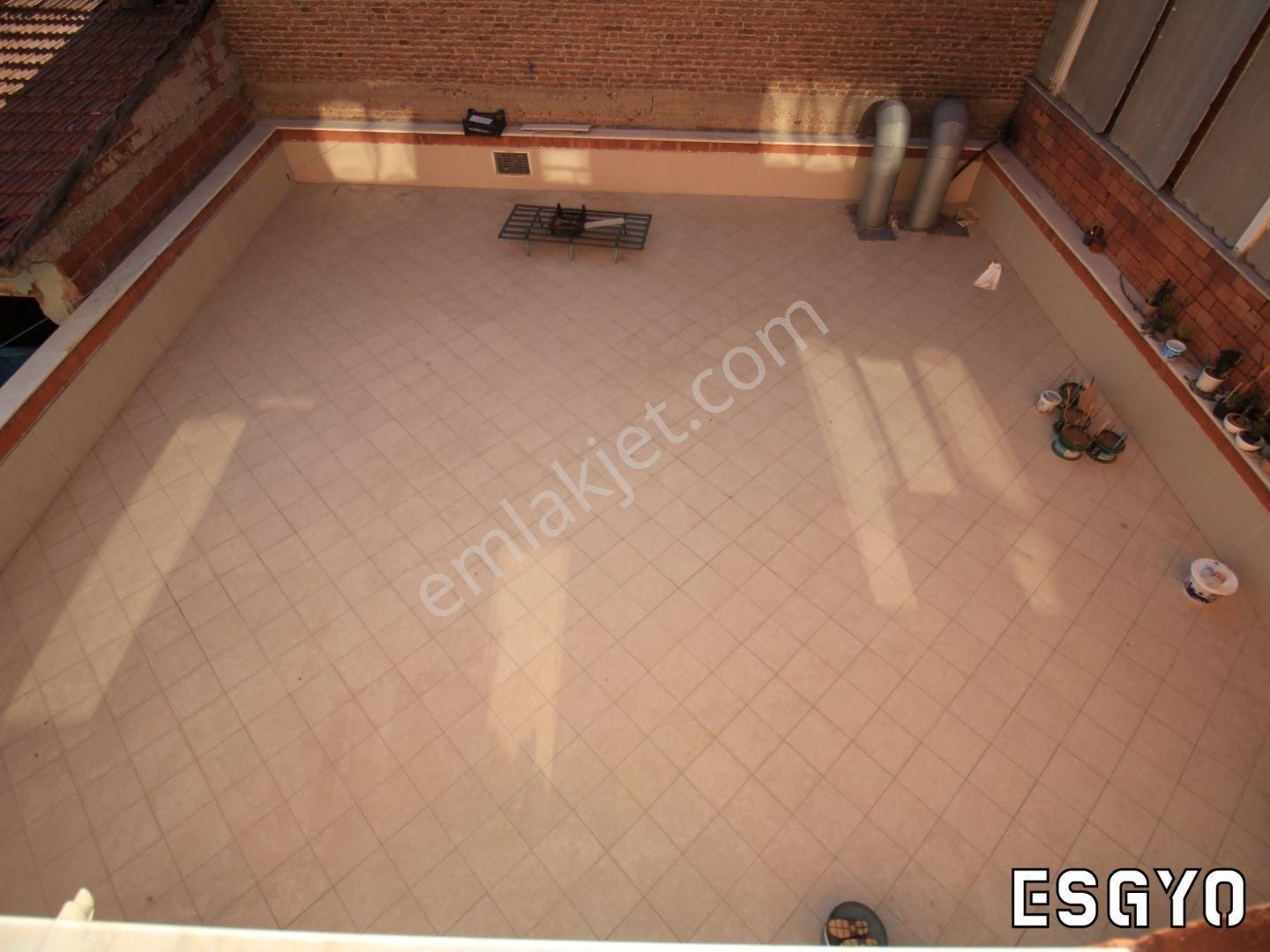 Esgyo'dan Y.emre Halk Çarşısı Yanı Bim Üstü Ara Kat 3+1 Daire - Görsel 18