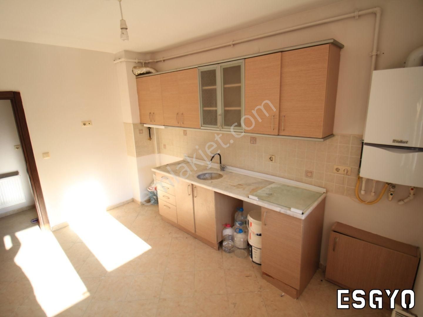 Esgyo'dan Y.emre Halk Çarşısı Yanı Bim Üstü Ara Kat 3+1 Daire - Görsel 13