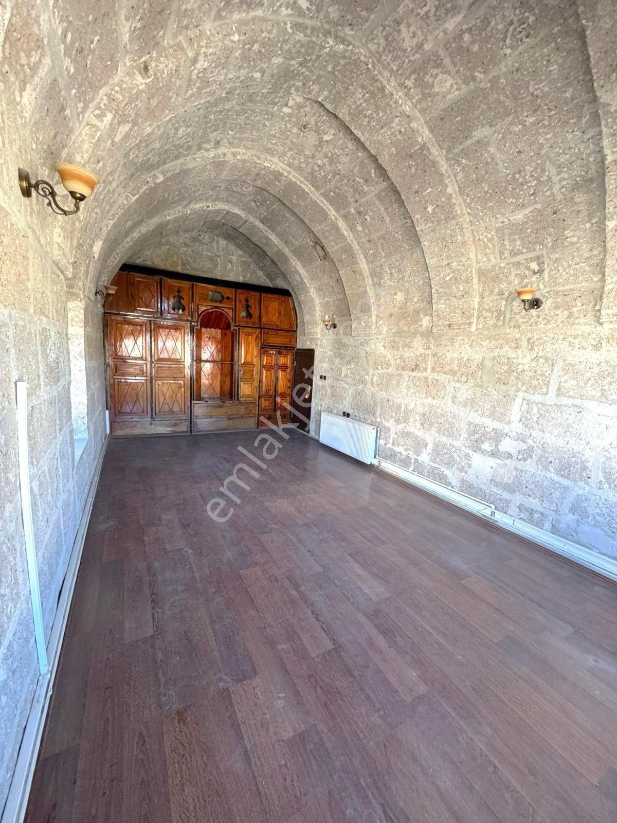 Aksaray-güzelyurt İlçesinde Satılık Tarihi Konak/otel-restaurant - Görsel 16