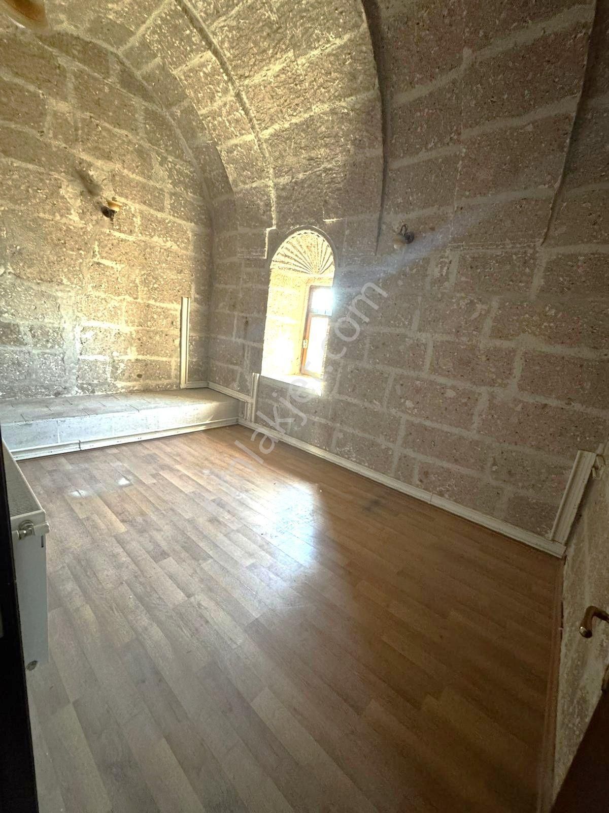 Aksaray-güzelyurt İlçesinde Satılık Tarihi Konak/otel-restaurant - Görsel 23