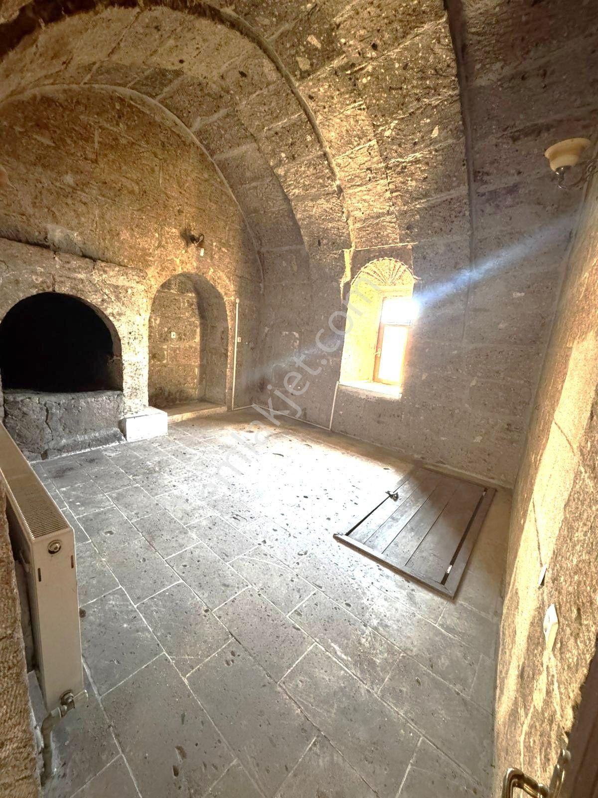 Aksaray-güzelyurt İlçesinde Satılık Tarihi Konak/otel-restaurant - Görsel 12