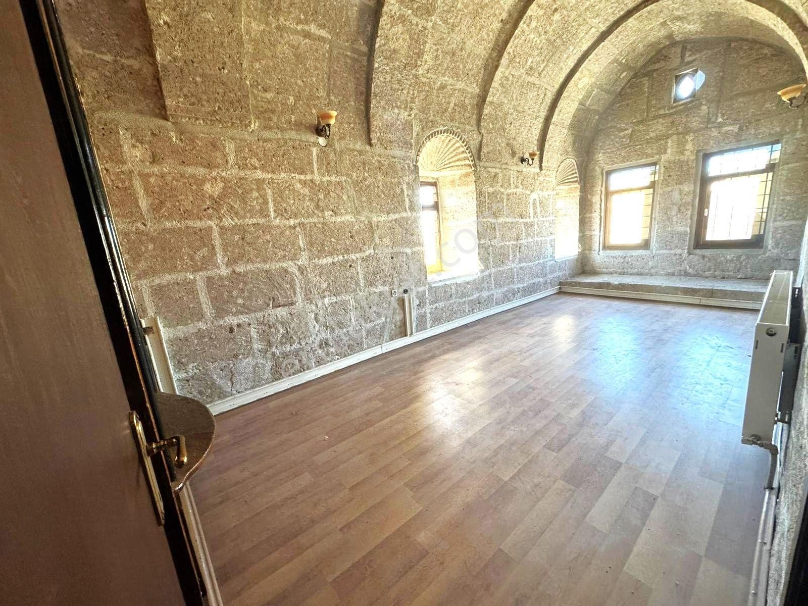 Aksaray-güzelyurt İlçesinde Satılık Tarihi Konak/otel-restaurant - Görsel 20