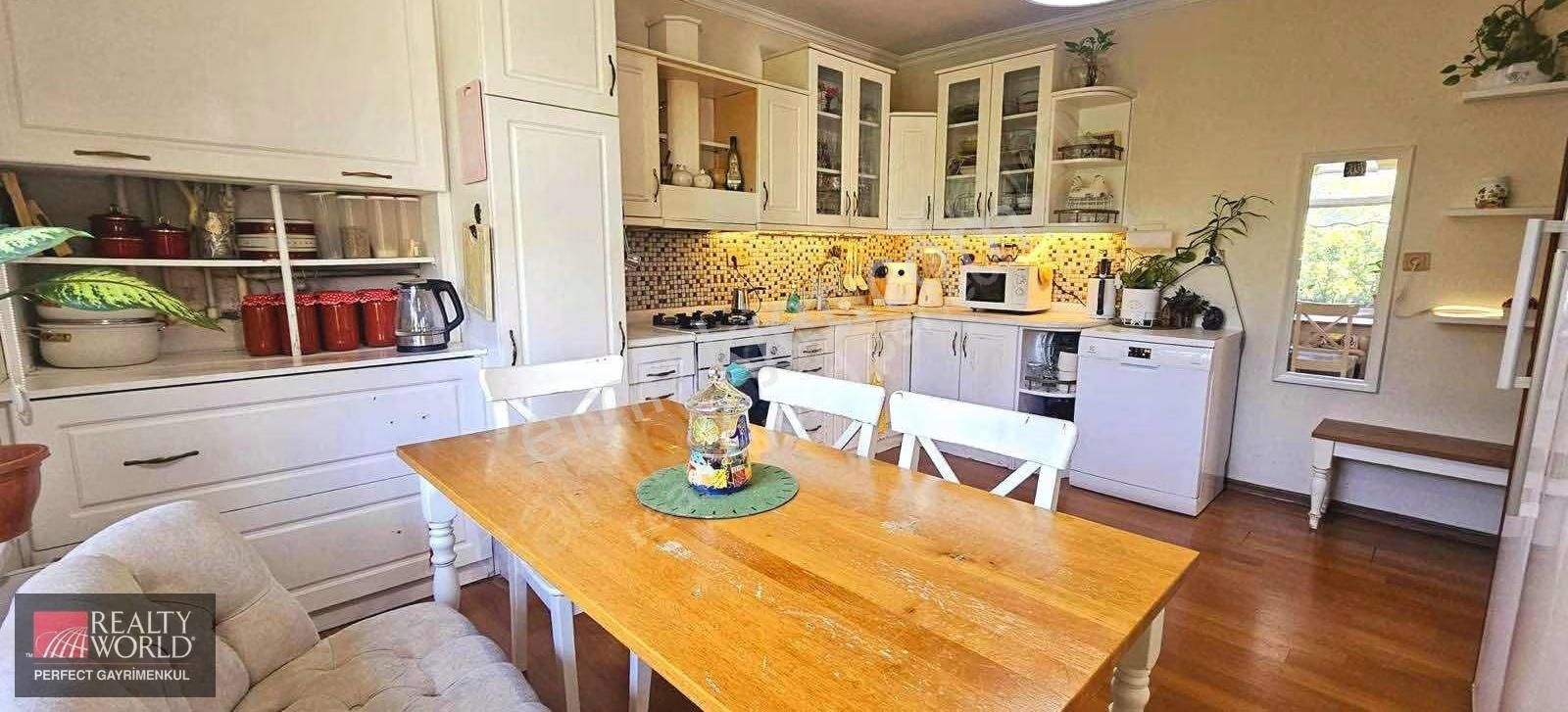 *realty World* Kilyos Merkez'de Kiralık Eşyalı / Eşyasız Villa - Görsel 7