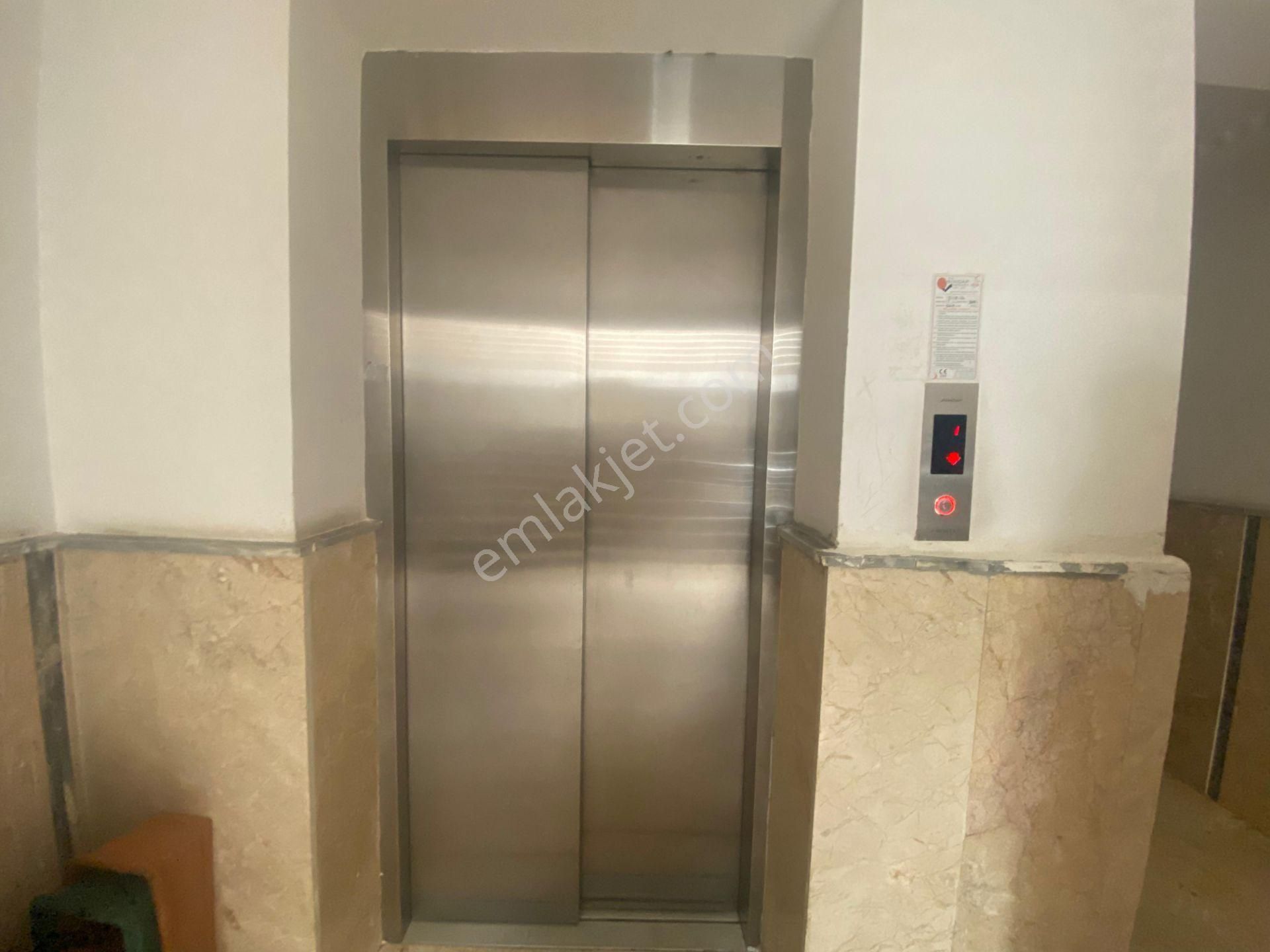 Uzman Emlak Dankanuni Mh. Katta Bağımsız Asansörlü 3+1 - Görsel 28