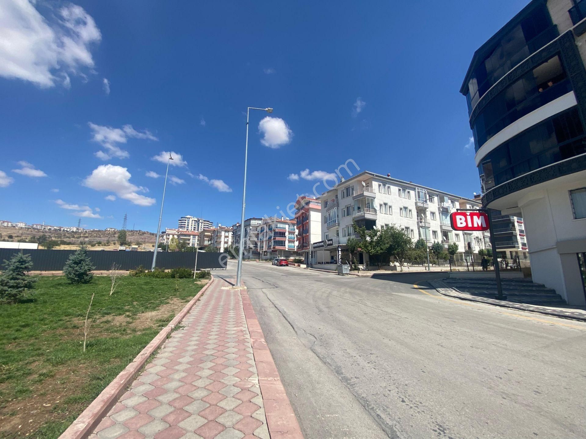 Uzman Emlak Dankanuni Mh. Katta Bağımsız Asansörlü 3+1 - Görsel 33