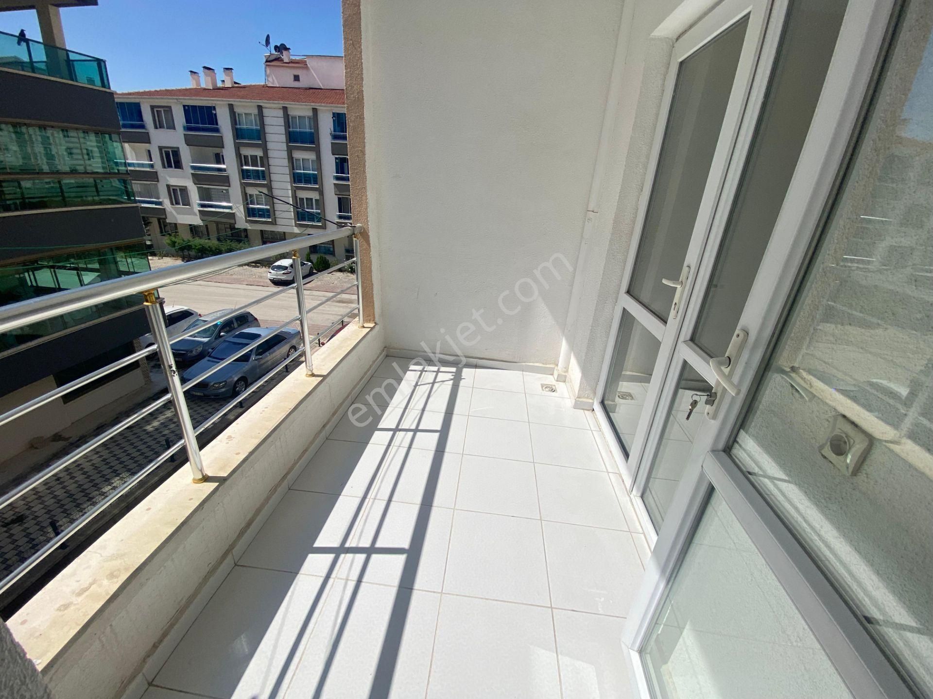 Uzman Emlak Dankanuni Mh. Katta Bağımsız Asansörlü 3+1 - Görsel 24