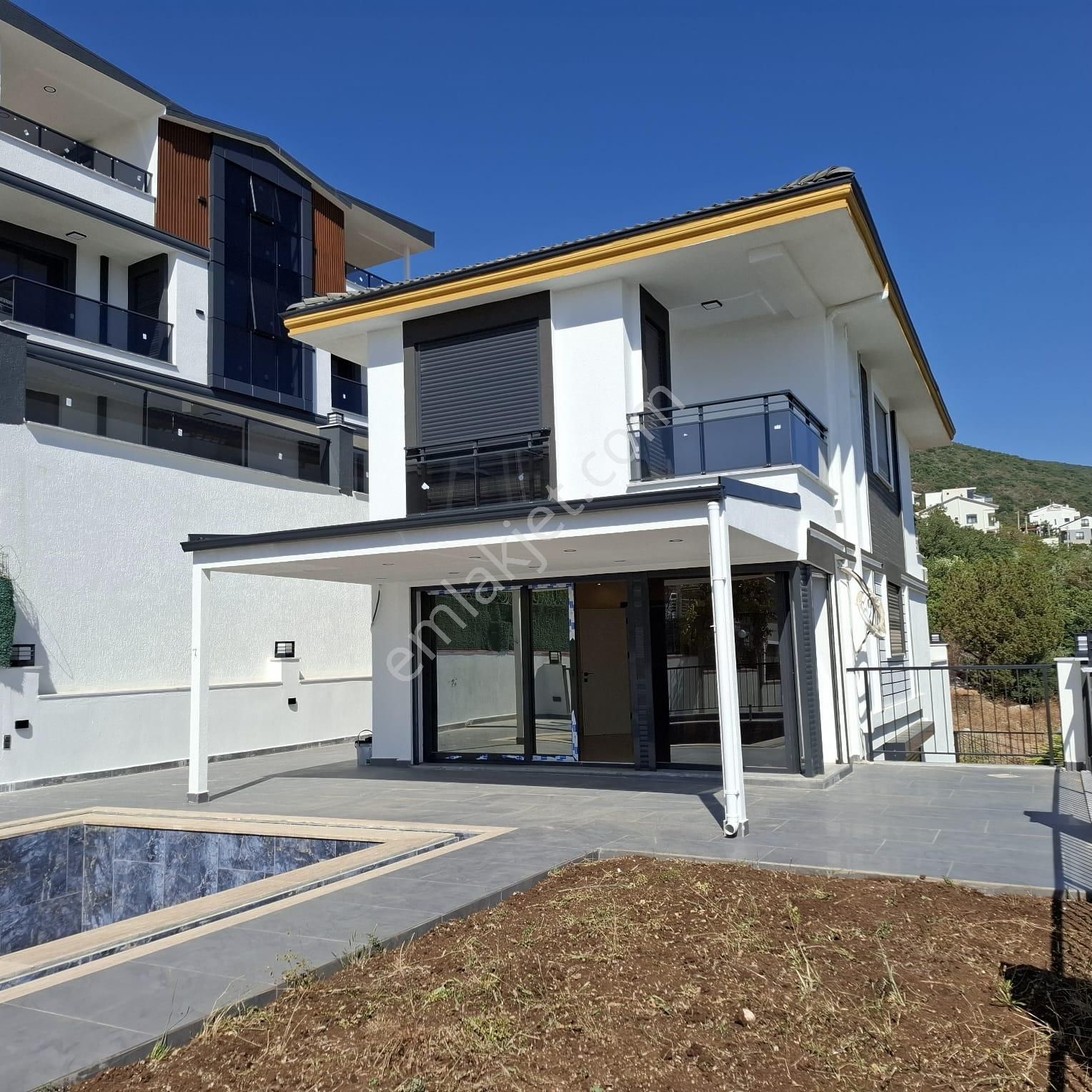 Didim Akbük’te Deniz Manzaralı Havuzlu, Kapalı Ve Açık Otoparkli Lüks 4+1 Satılık Müstakil Villa - Görsel 17