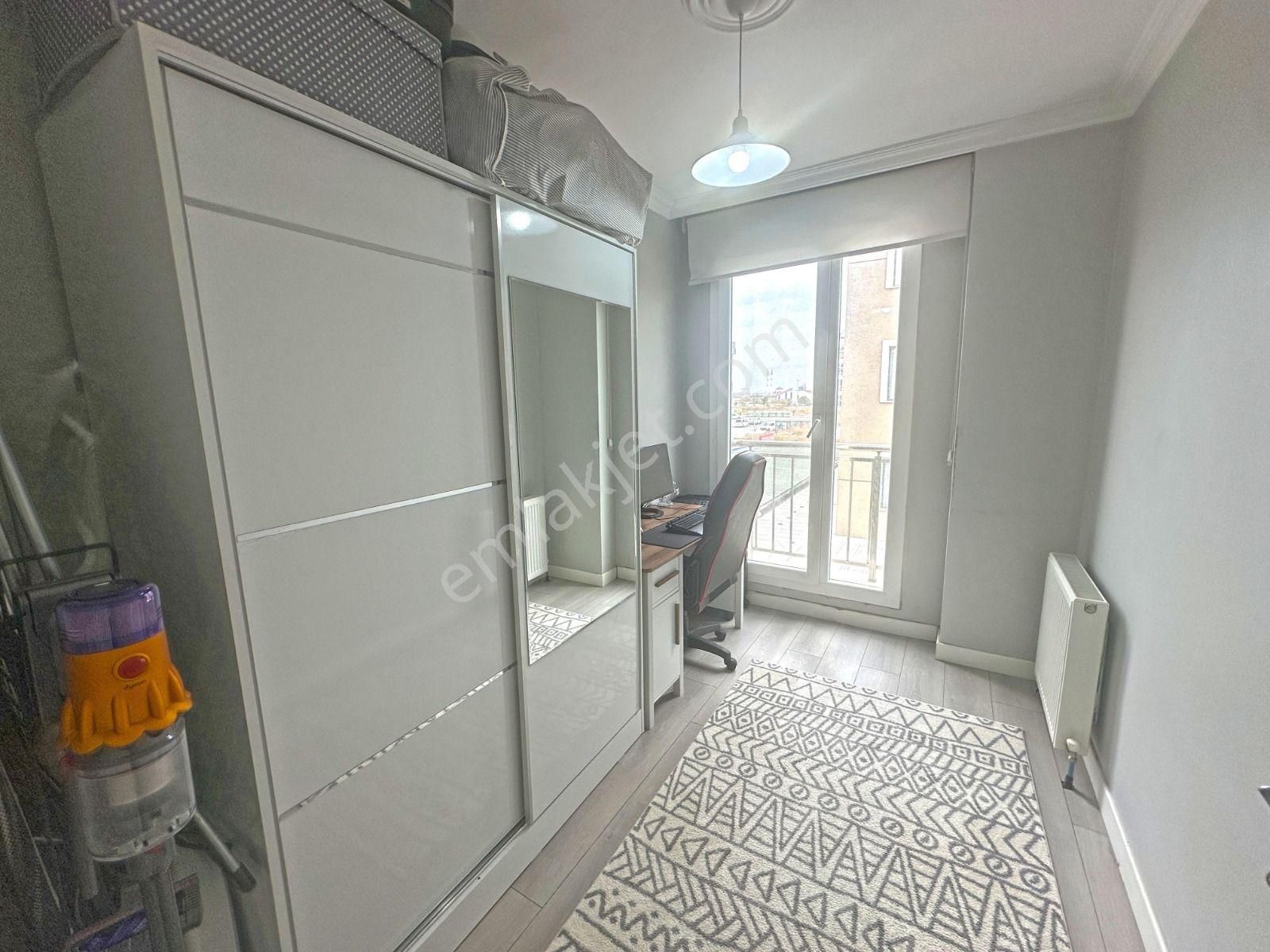 Beylikdüzü Kavaklı Merkez'de İskanlı Yeni Binada Satılık 2+1 - Görsel 17