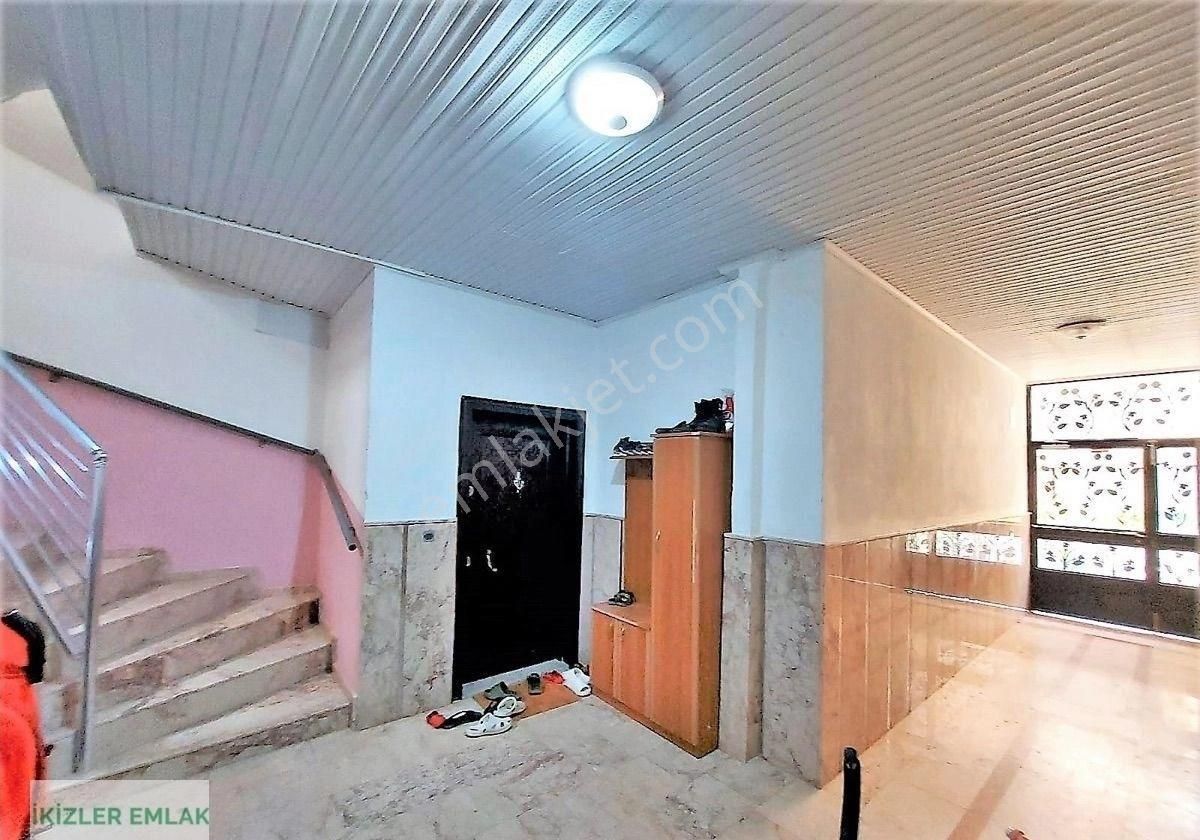 Seferihisar Ürkmez Merkez'de Satılık 3+1 Ara Katı Daire - Görsel 12
