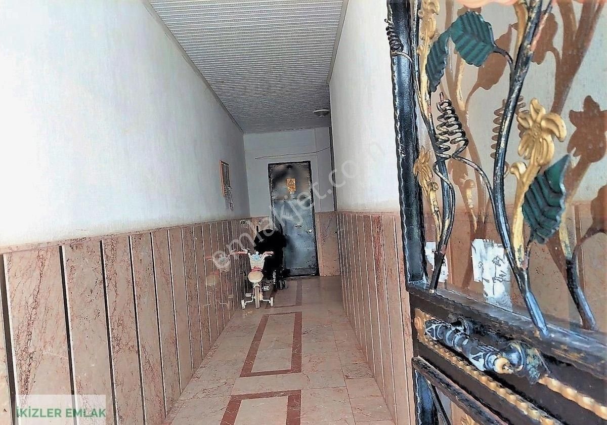 Seferihisar Ürkmez Merkez'de Satılık 3+1 Ara Katı Daire - Görsel 14