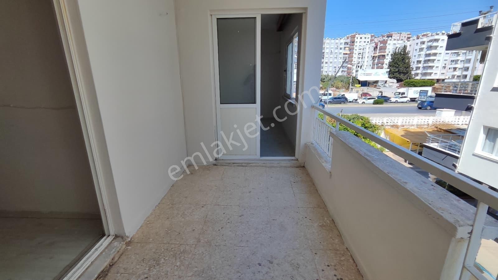 Thor'dan Kiralık Mezitli Martı Sitesi'nde Denize Sıfır 3+1 Daire - Görsel 8