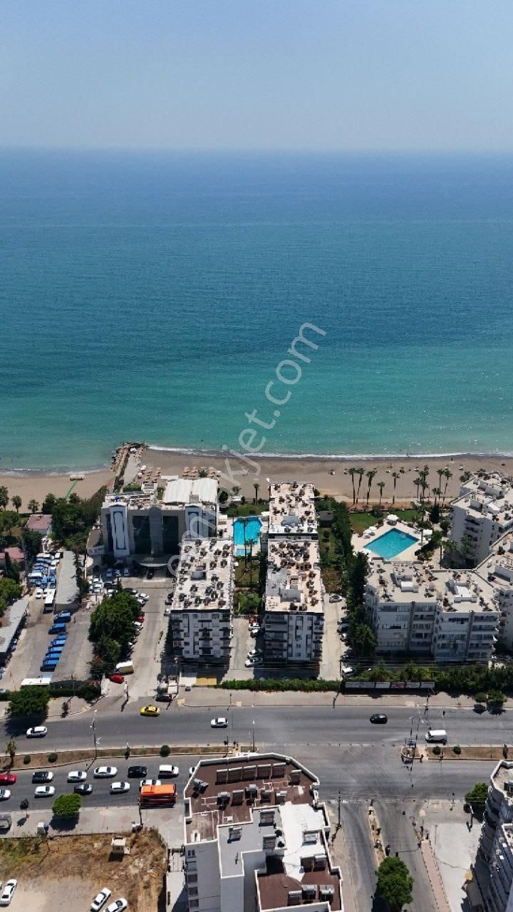 Thor'dan Kiralık Mezitli Martı Sitesi'nde Denize Sıfır 3+1 Daire