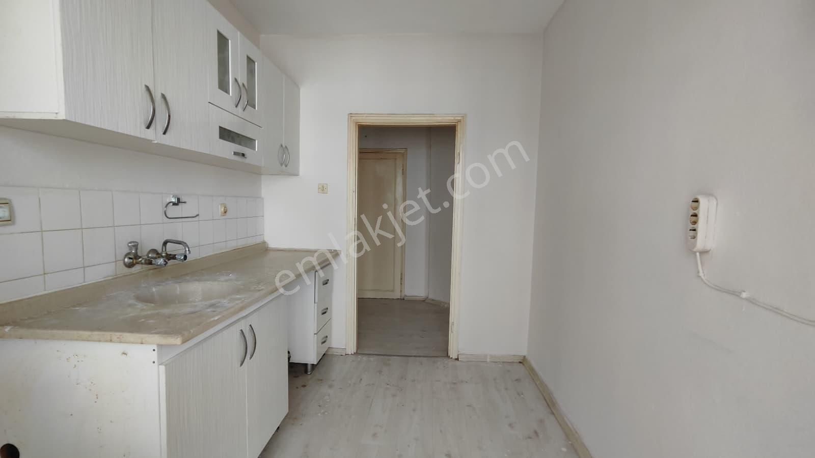 Thor'dan Kiralık Mezitli Martı Sitesi'nde Denize Sıfır 3+1 Daire - Görsel 7