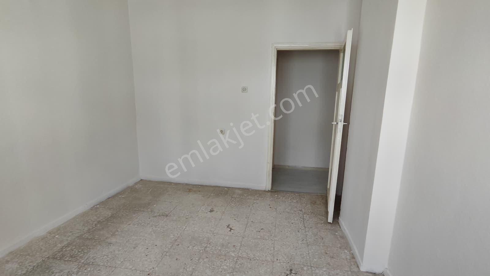 Thor'dan Kiralık Mezitli Martı Sitesi'nde Denize Sıfır 3+1 Daire - Görsel 15