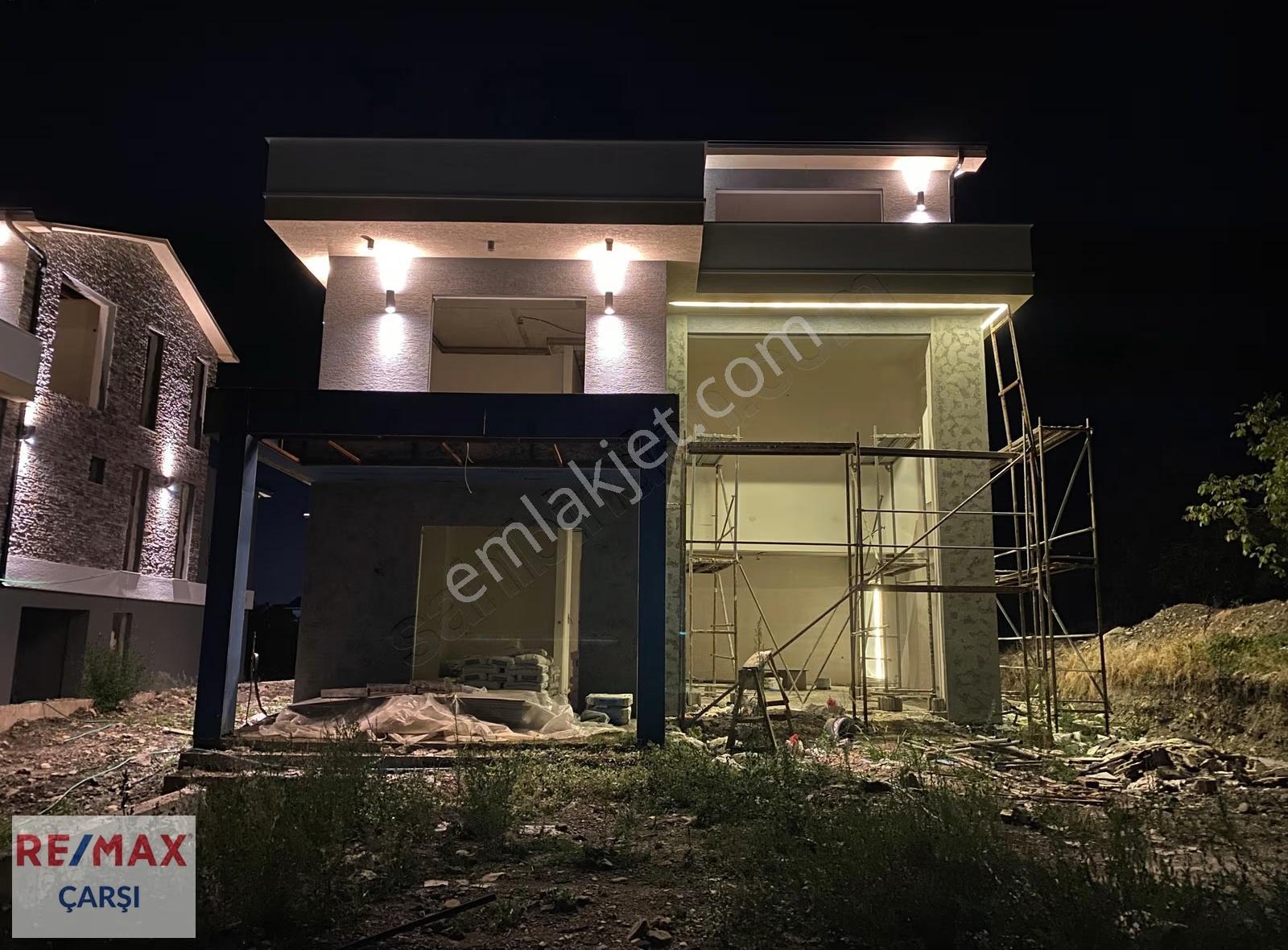 Her Odasında Teras, Göl Ve Şehir Manzaralı Özel Tasarım Villa - Görsel 15