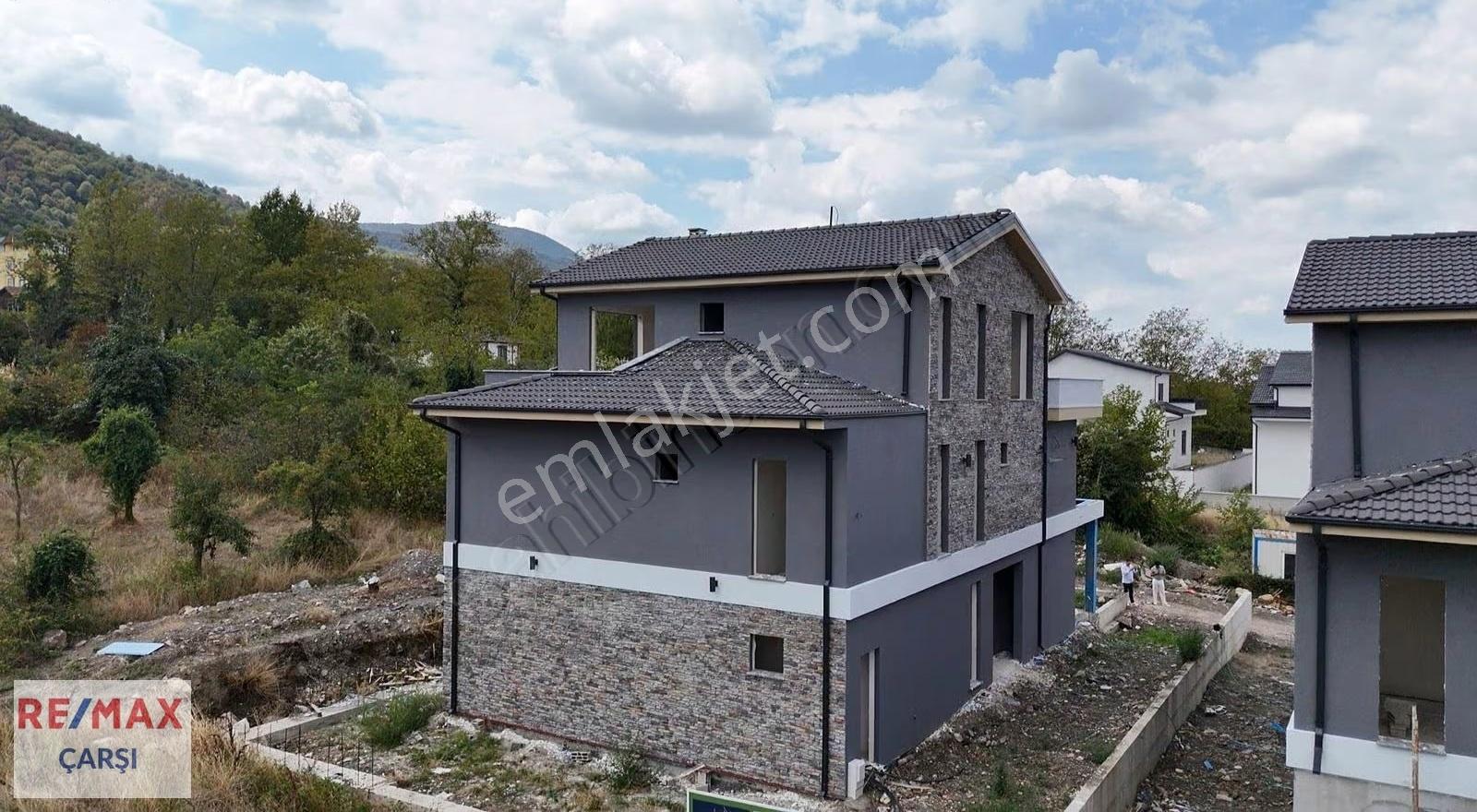 Her Odasında Teras, Göl Ve Şehir Manzaralı Özel Tasarım Villa - Görsel 34