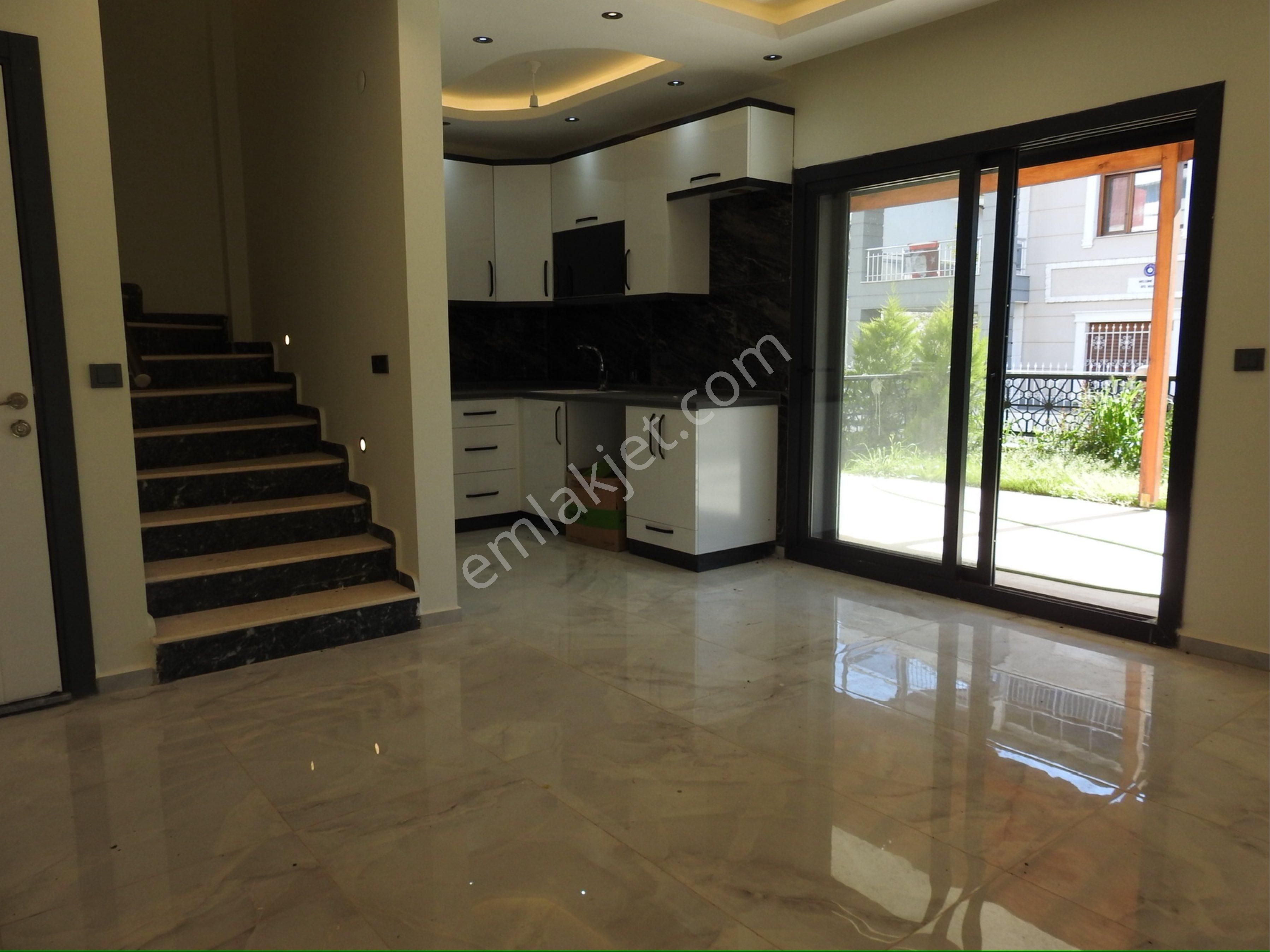 Ortamahallede Denize 50m Yeni Villa - Görsel 18