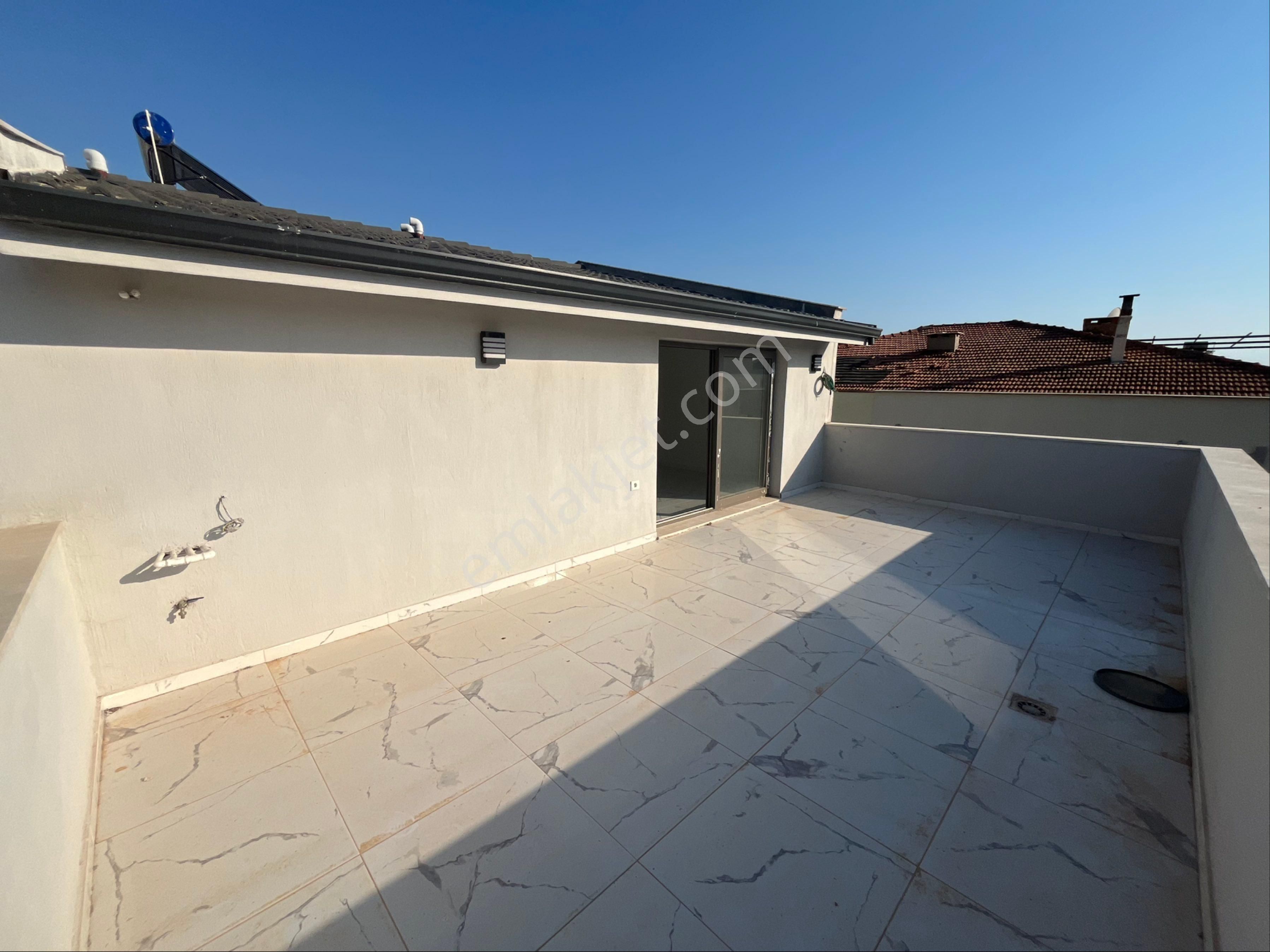 Ortamahallede Otoparklı Köşe Villa - Görsel 27