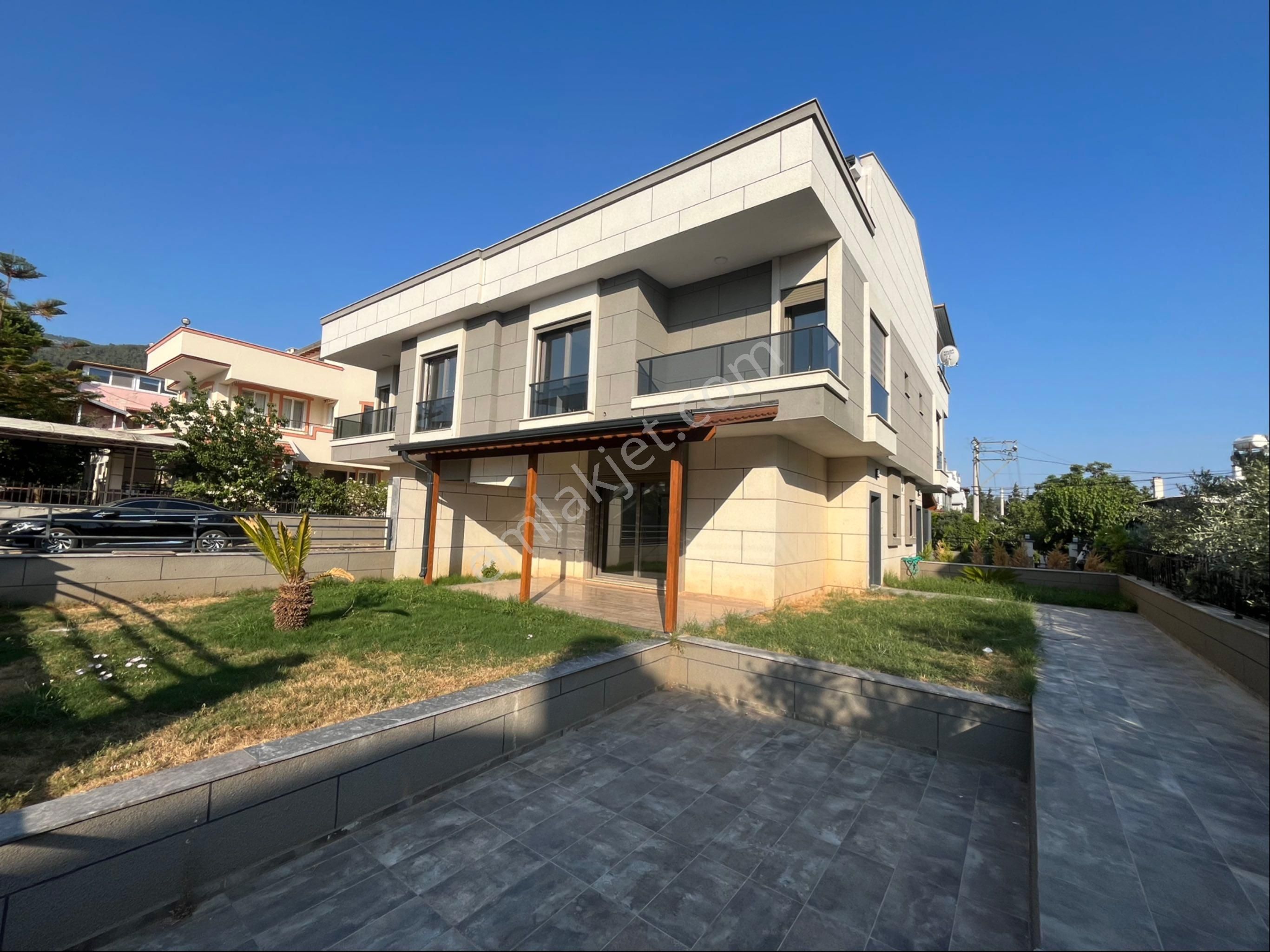 Ortamahallede Otoparklı Köşe Villa - Görsel 3