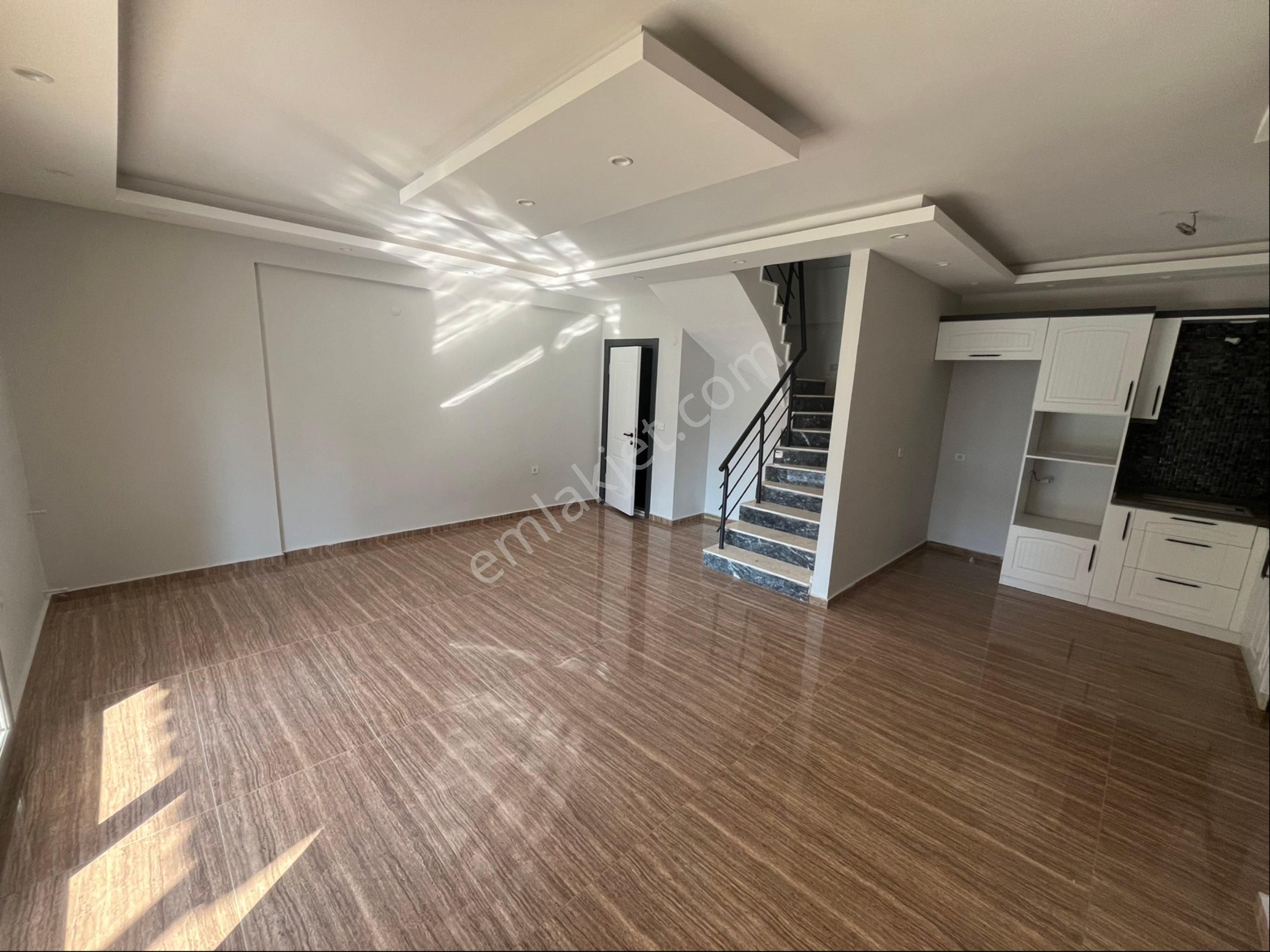 Ortamahallede Otoparklı Köşe Villa - Görsel 7