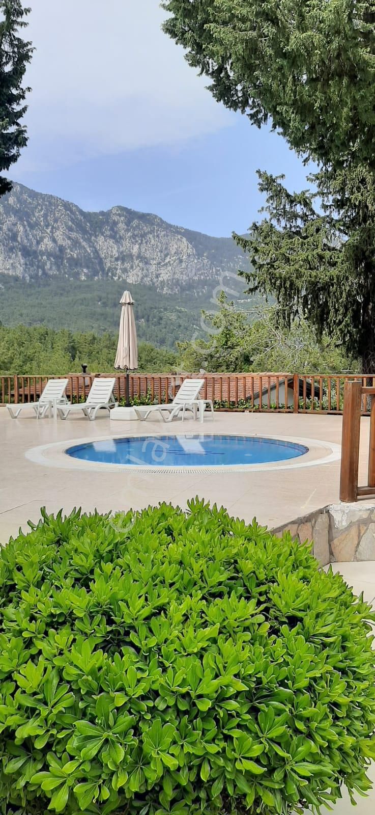 Beycik Beykent Evlerinde 2+1 Villa