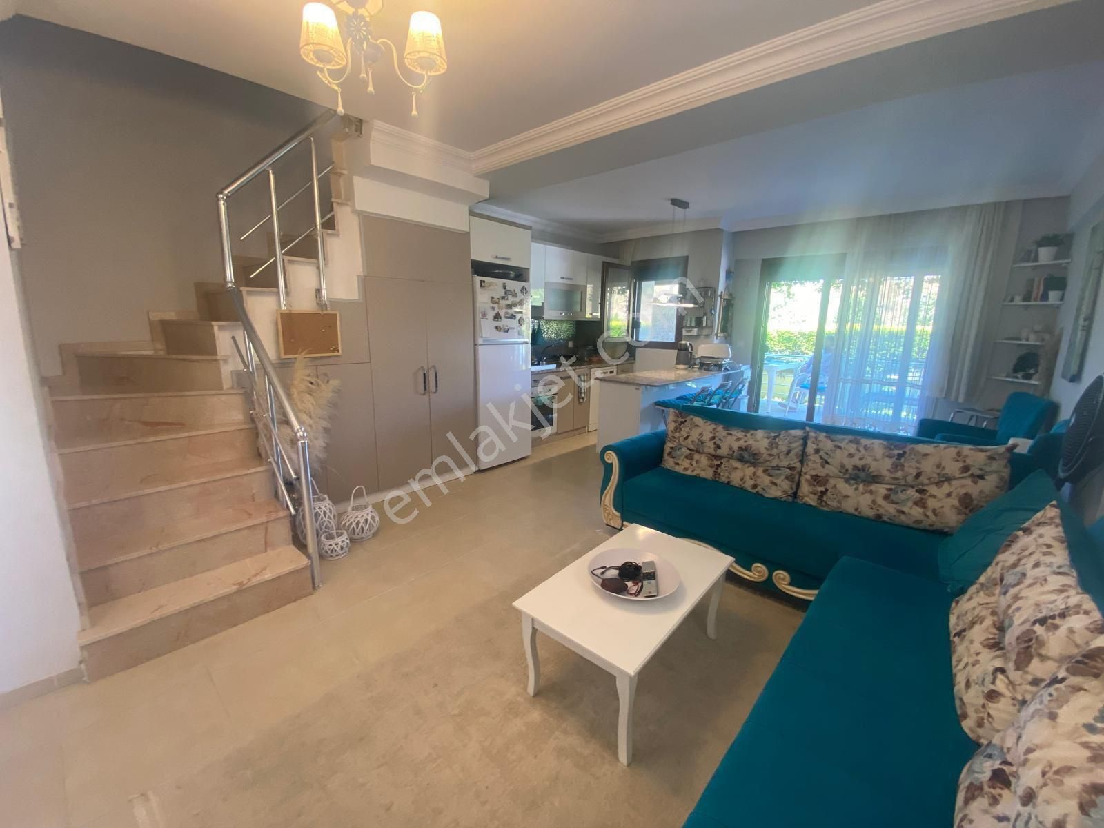 Gümüldürde Denize Sıfır Site İçeriisinde Villa - Görsel 12