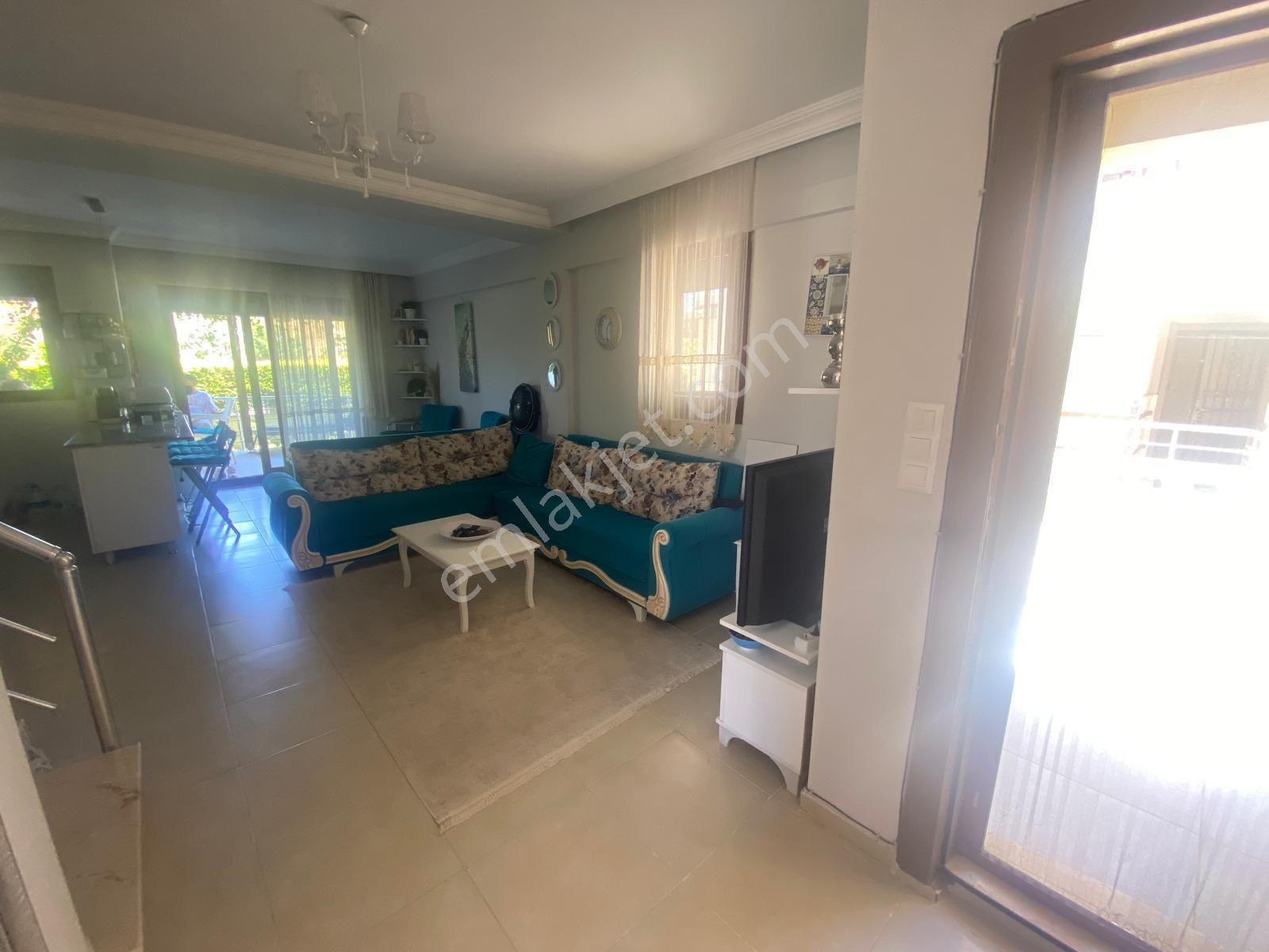 Gümüldürde Denize Sıfır Site İçeriisinde Villa - Görsel 14