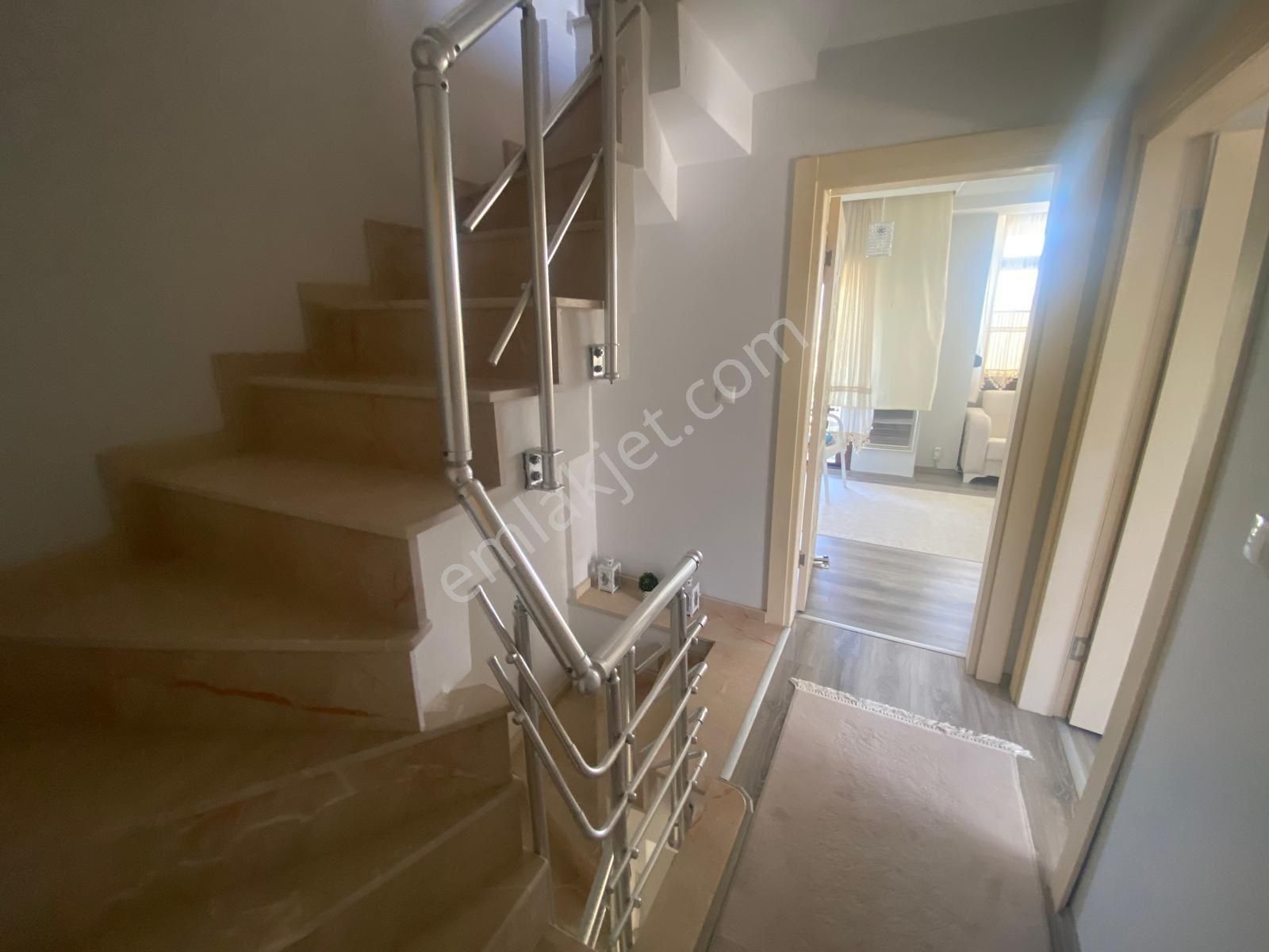 Gümüldürde Denize Sıfır Site İçeriisinde Villa - Görsel 29