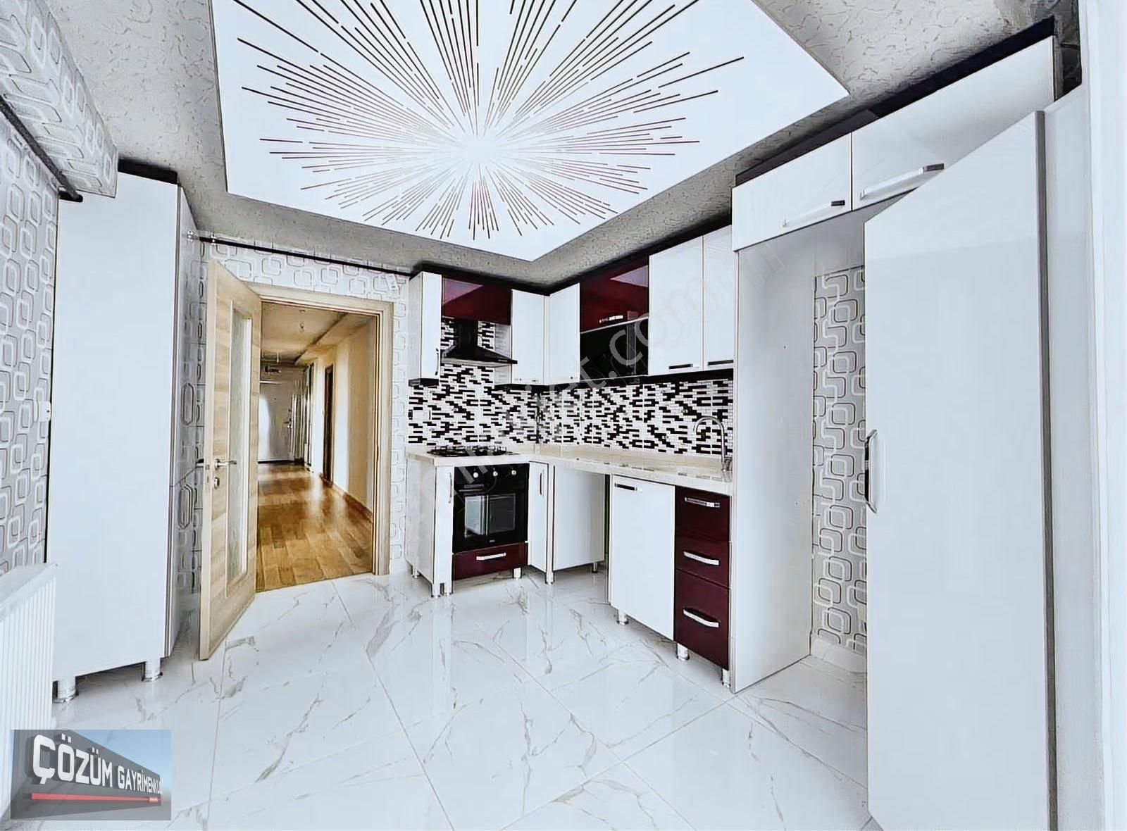 Çözüm Ana Cadde Kenarı 3+1 Ful Yapılı Kilerli Çift Banyolu Daire - Görsel 5