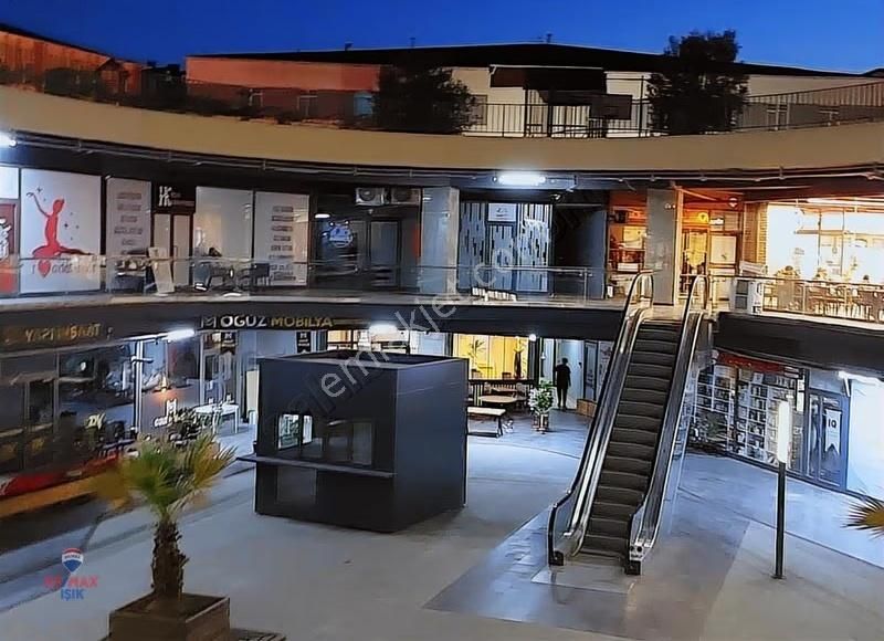 Samandıra Metroya Çok Yakın Avm İçi Satılık İşyeri-büfe - Görsel 11