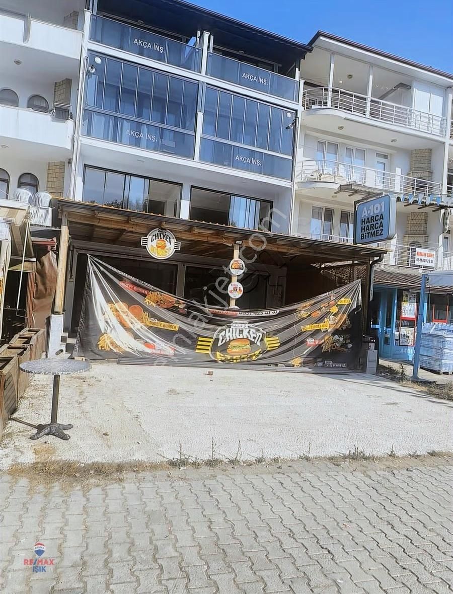 Cebeci Sahil Caddesinde Giriş Ve Üst Katı Olan 160 Metrekare