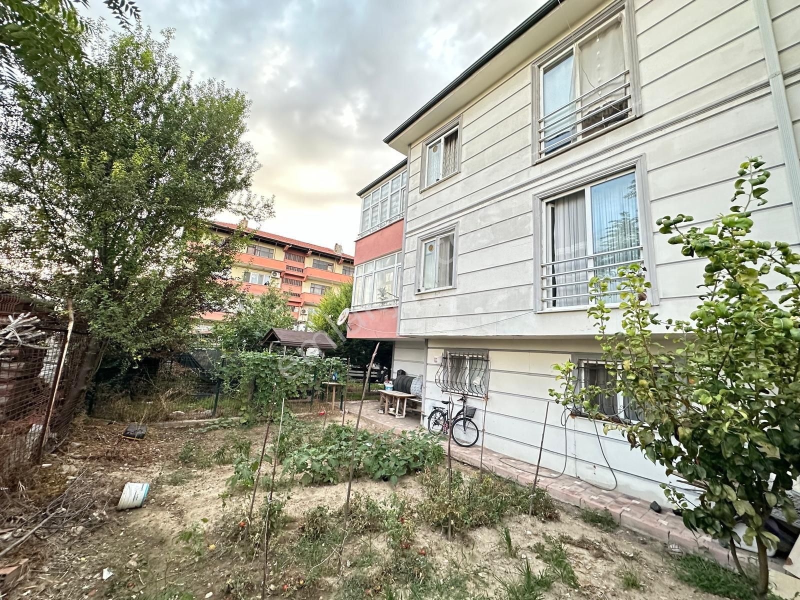 Erenler Küpçüler Mah. Müstakil Bahçe Kullanımlı 4+1 Bahçe Dubleksi Satılık Daire - Görsel 2