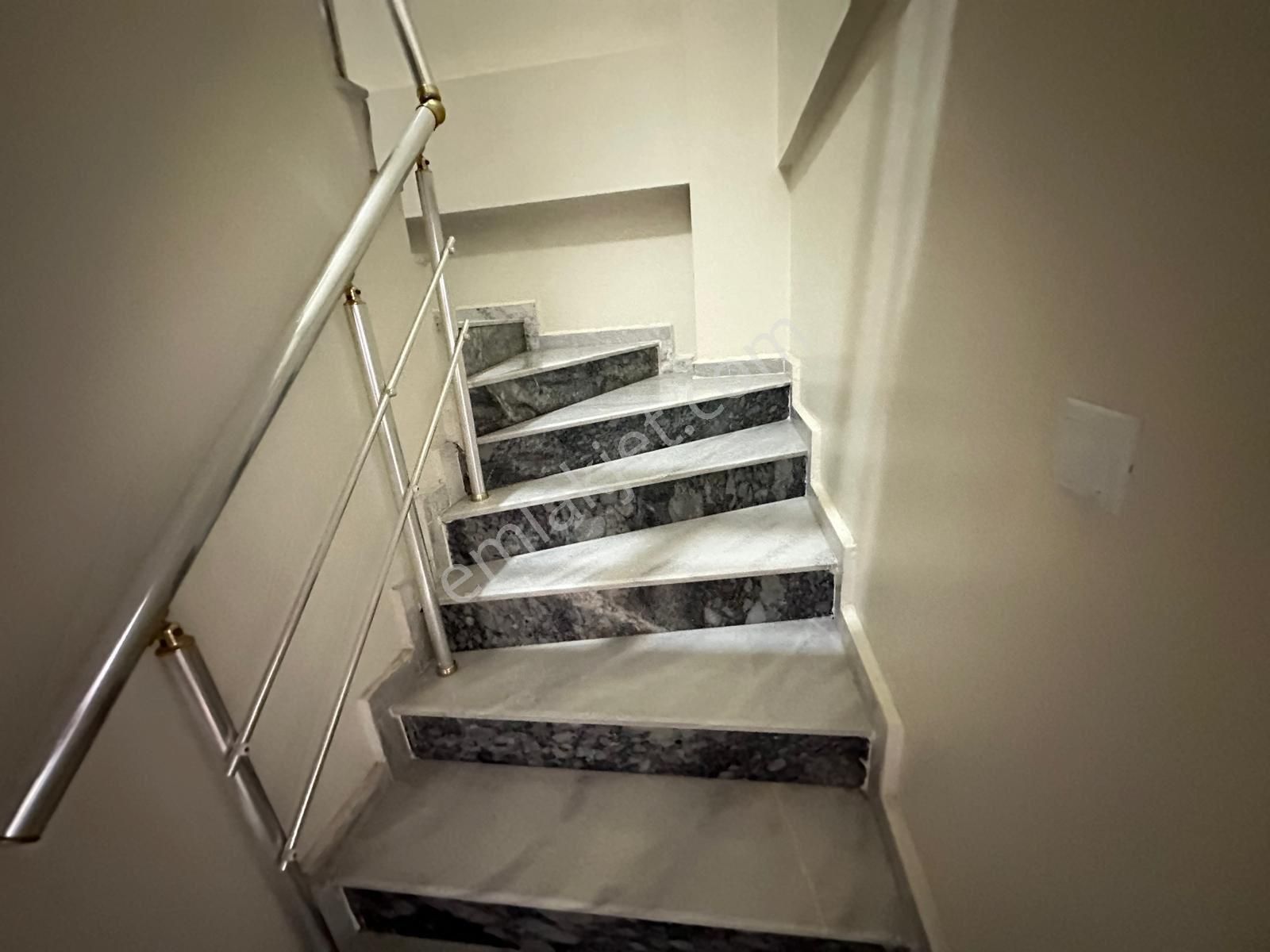 Erenler Küpçüler Mah. Müstakil Bahçe Kullanımlı 4+1 Bahçe Dubleksi Satılık Daire - Görsel 22