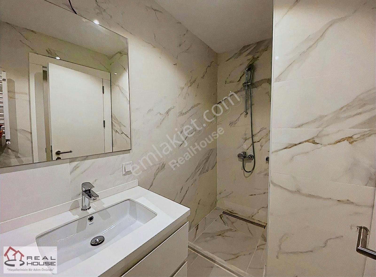 Bahçeşehir Resıdence Inn Deluxıa Satılık 1+1 Sıfır Boş Daire - Görsel 17