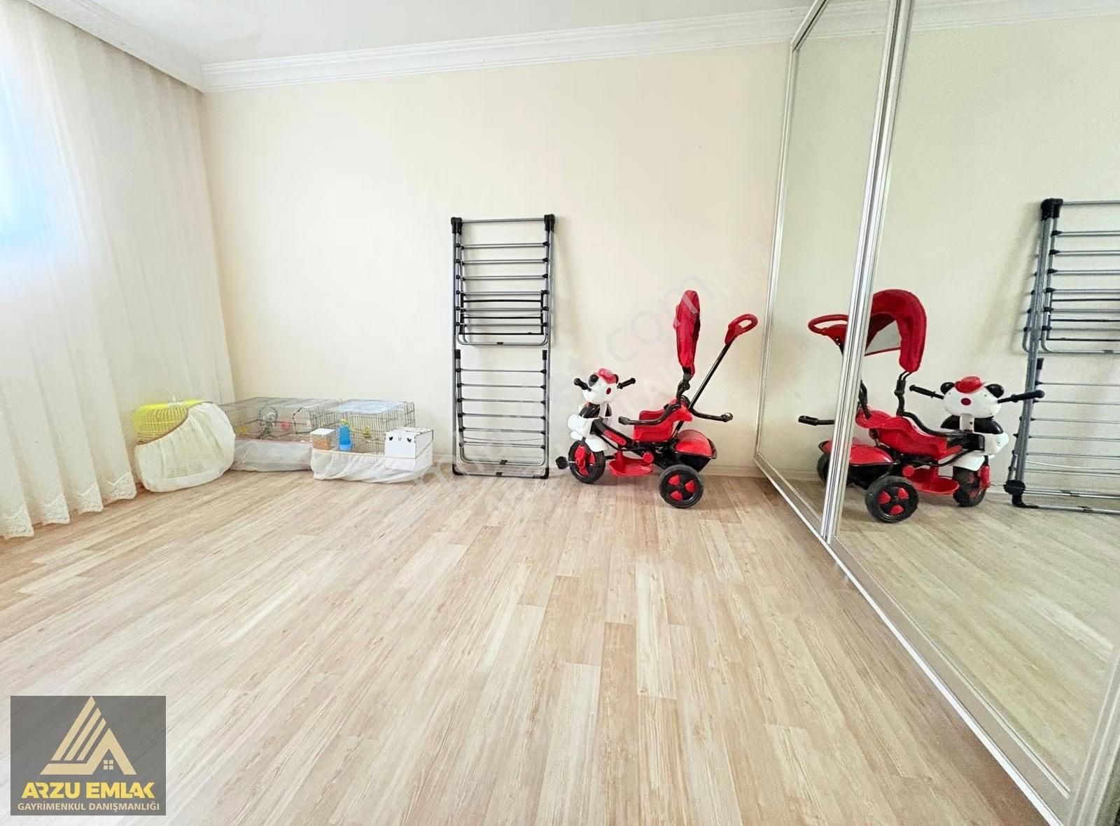 Arzu Emlaktan 75. Yıl Mah. Satılık 3+2 Dubleks Daire - Görsel 24