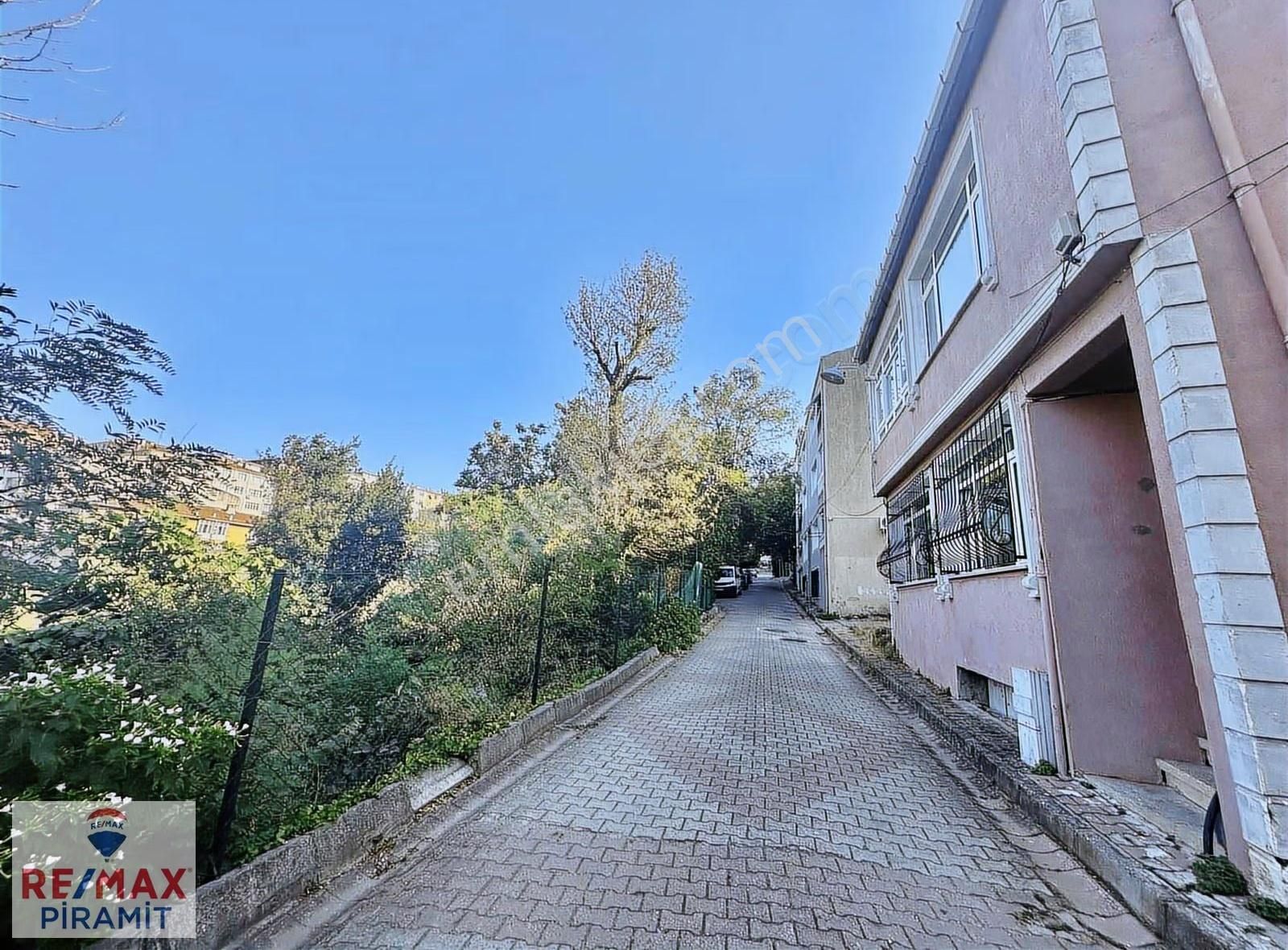 Kuzguncuk Mahallesin'de Satılık Müstakil Ev