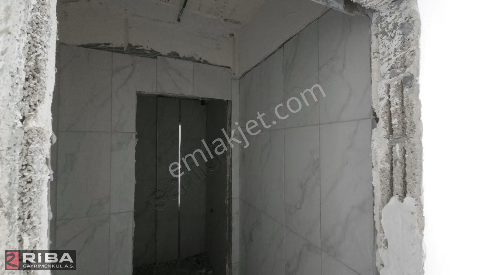 Rıba Dan Site Icınde Genıs Daire