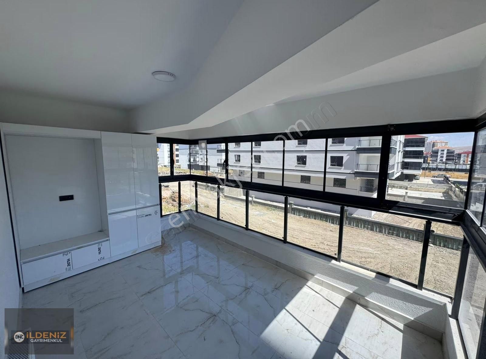 ⫸dnc İldenizden M.kemalde 3+1 Katta Geniş Ve Lux Daire - Görsel 2