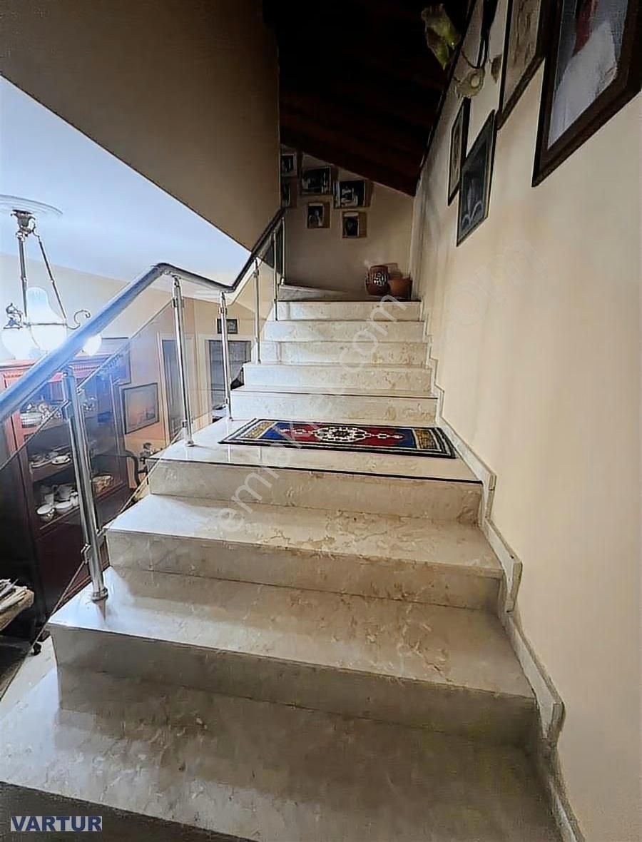 Fethiye Şehir Merkezinde Denize 2. Sıra Lüks Tripleks Villa - Görsel 19