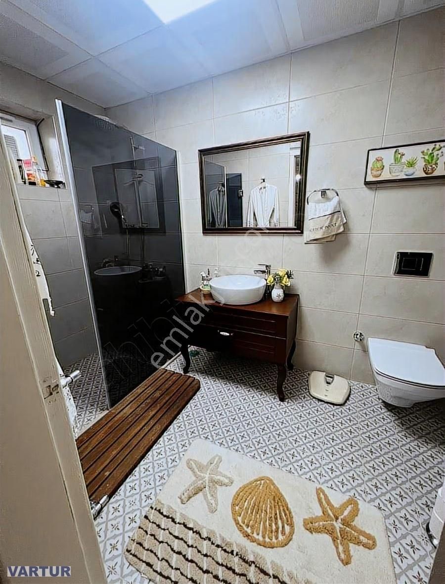 Fethiye Şehir Merkezinde Denize 2. Sıra Lüks Tripleks Villa - Görsel 24