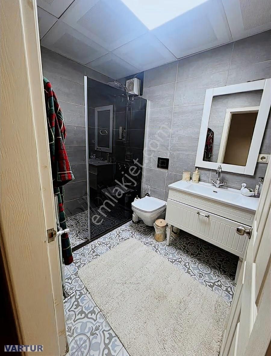 Fethiye Şehir Merkezinde Denize 2. Sıra Lüks Tripleks Villa - Görsel 9