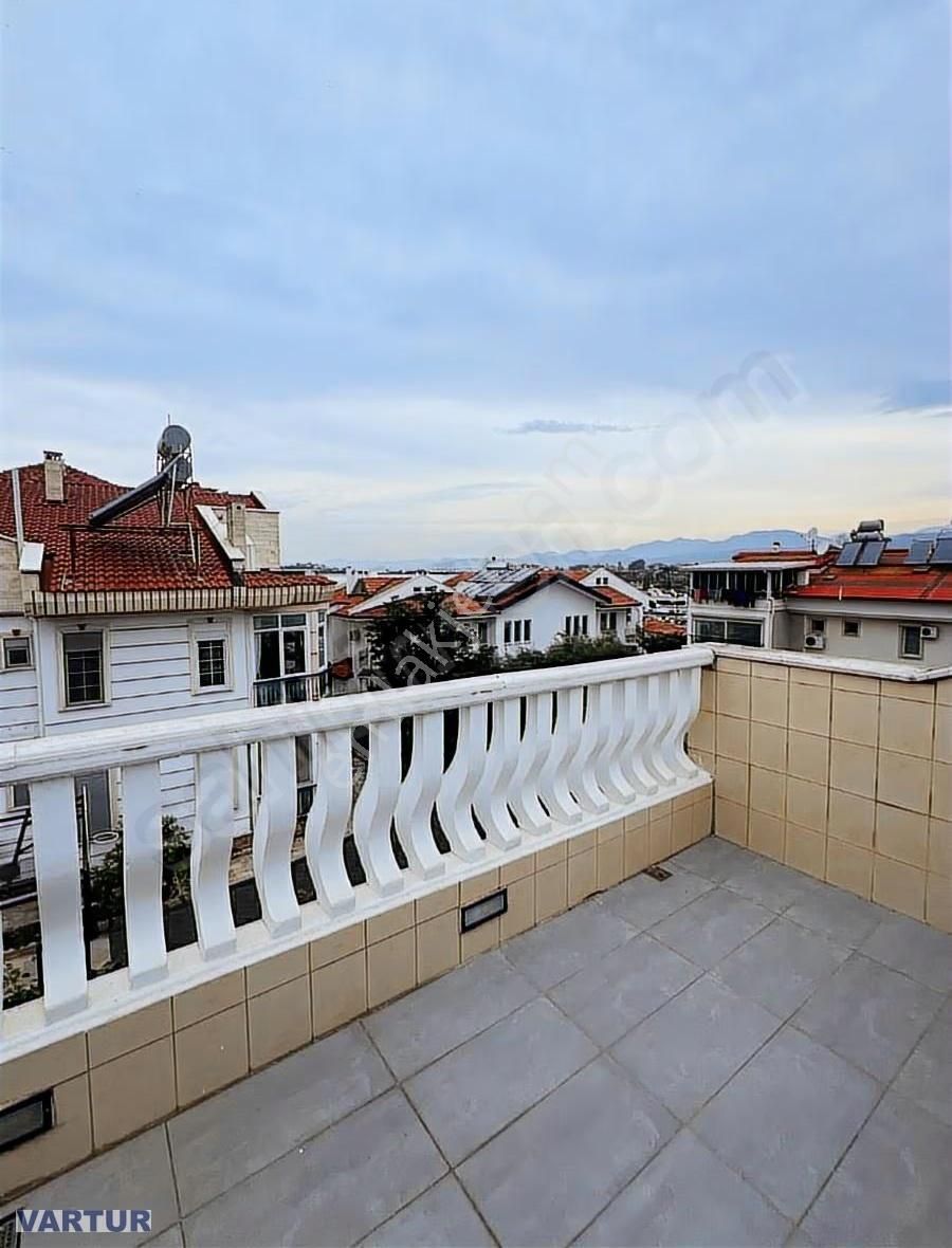 Fethiye Şehir Merkezinde Denize 2. Sıra Lüks Tripleks Villa - Görsel 14